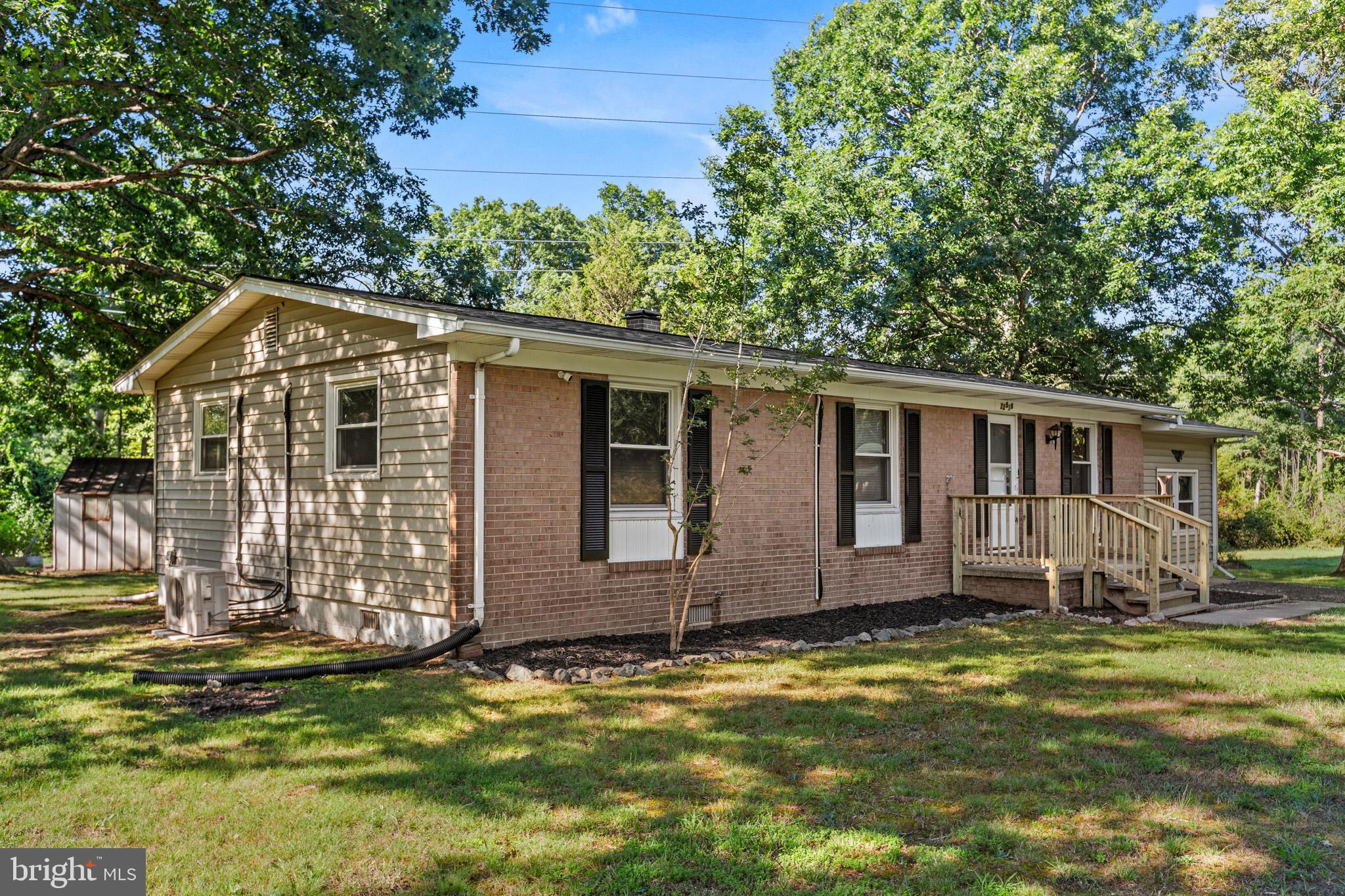 BAREFOOT ACRES - Residential
