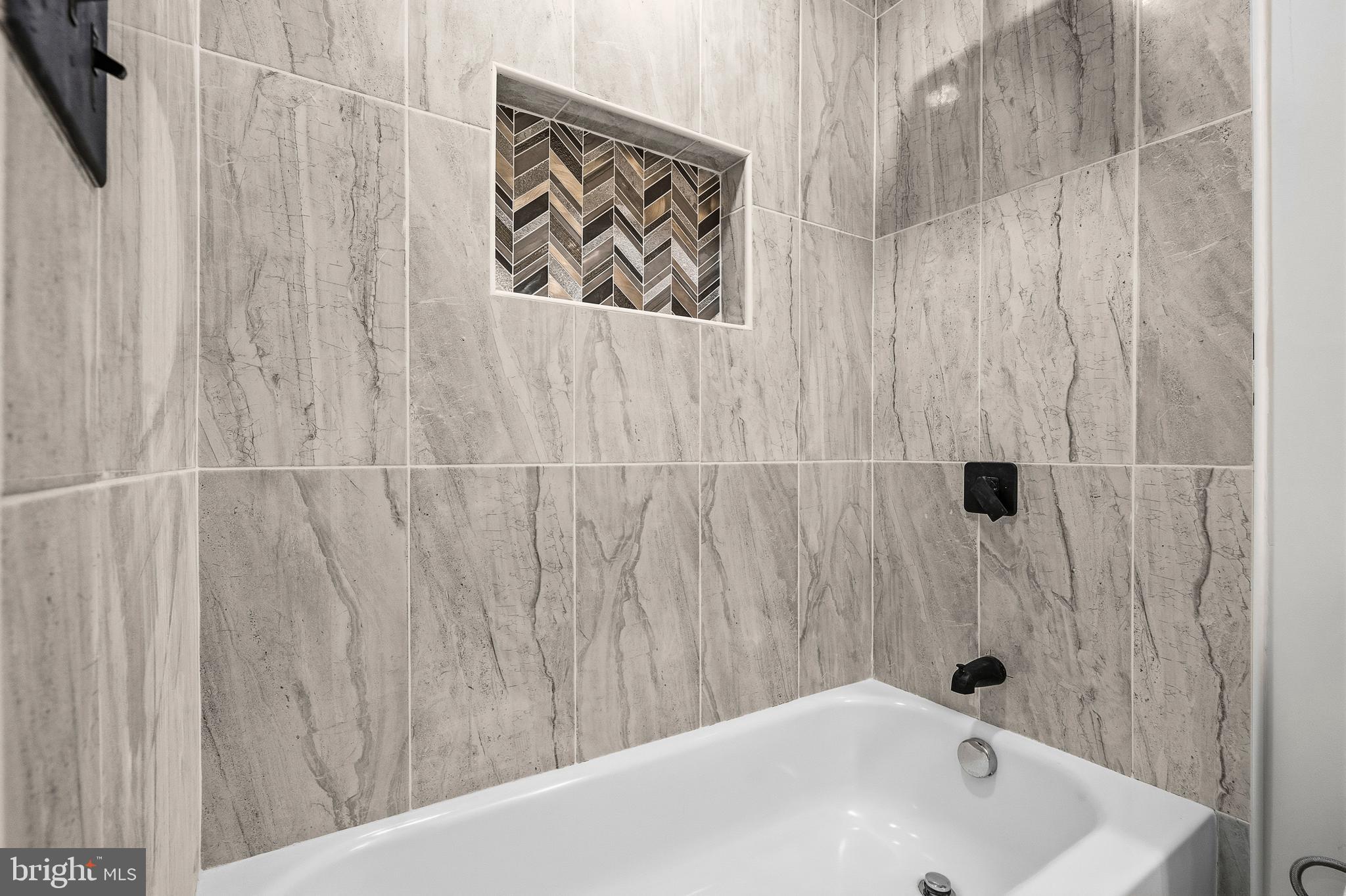 TOLSON HEIGHTS - Residential