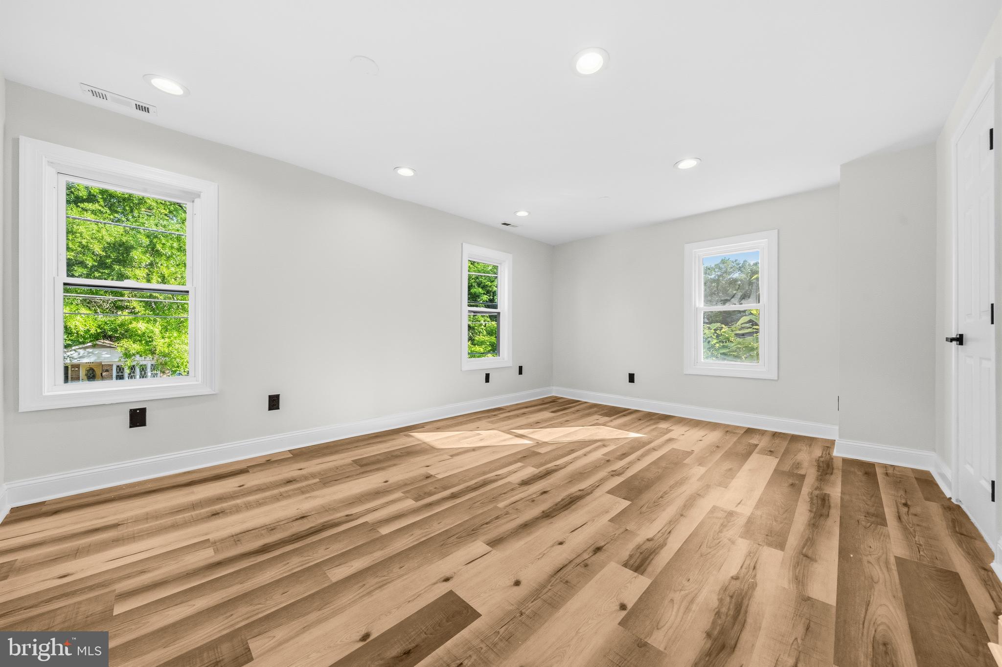TOLSON HEIGHTS - Residential