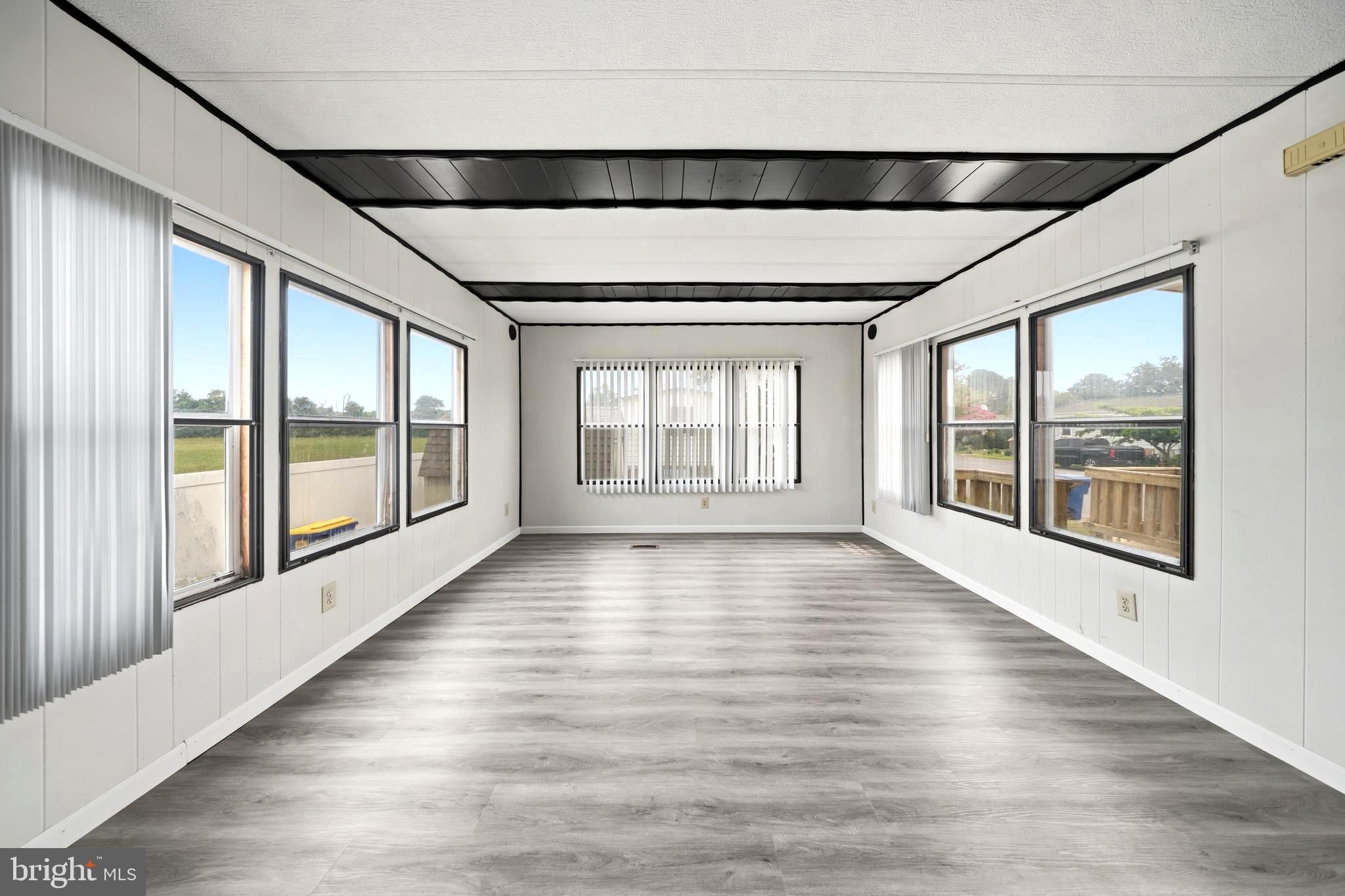 HUB COURT WEST - Residential