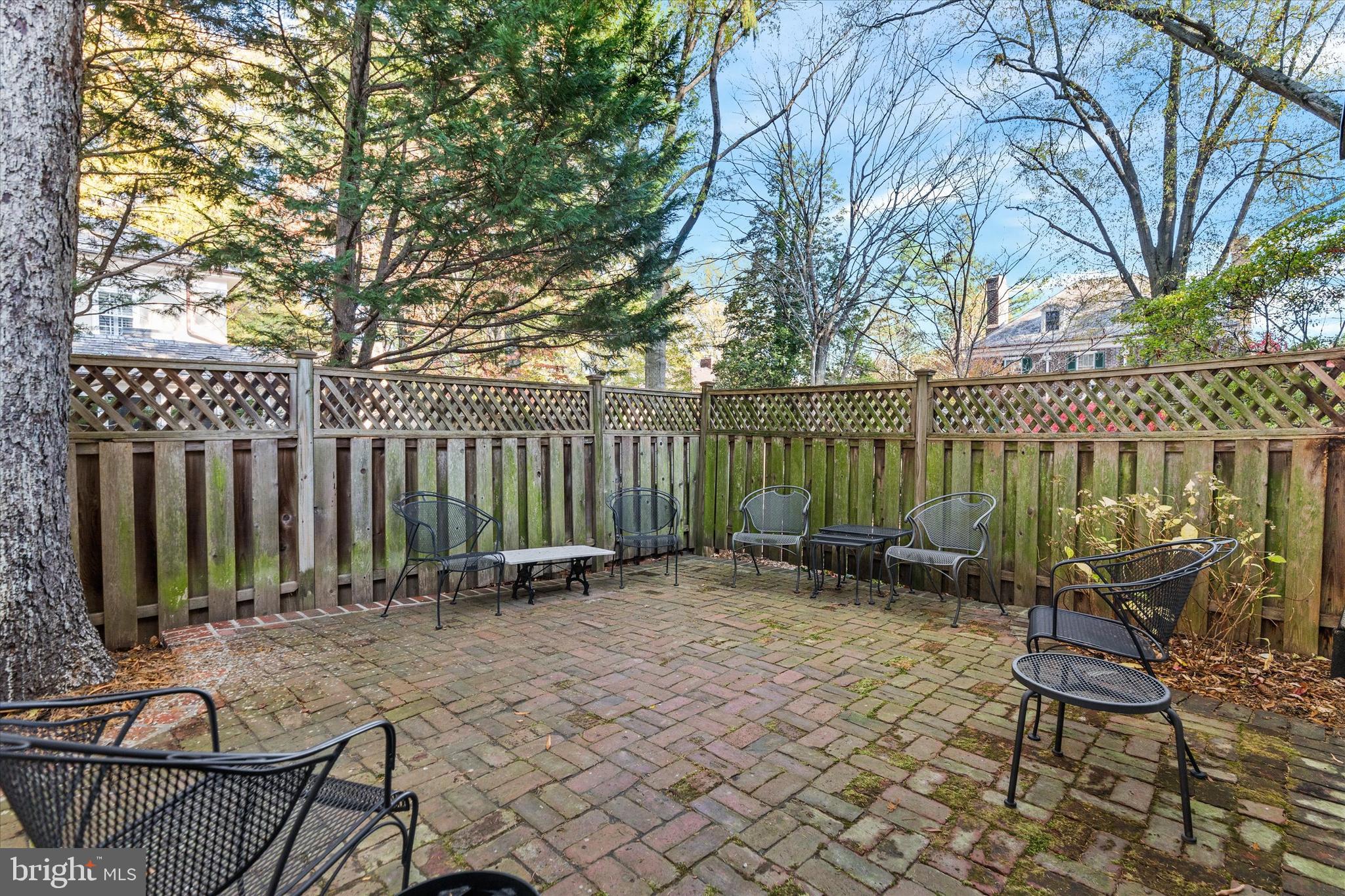 WAWASET PARK - Residential
