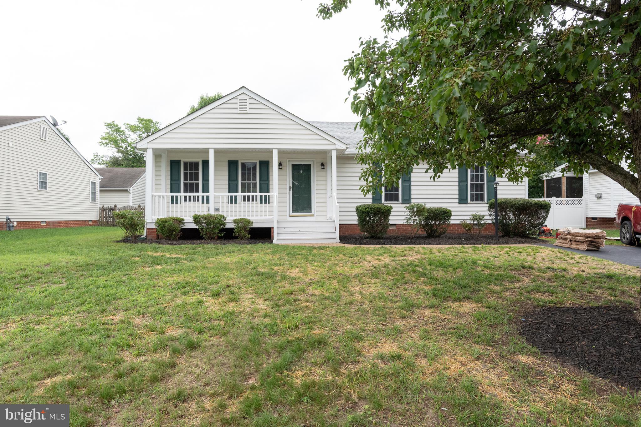 Beautiful Single Family Home in Desired Location. New Carpet, Fresh Paint, Upgraded Counter Tops, Primary Bath, Luxury Vinyl Flooring, Walk in Closet, New Appliances. Must See!