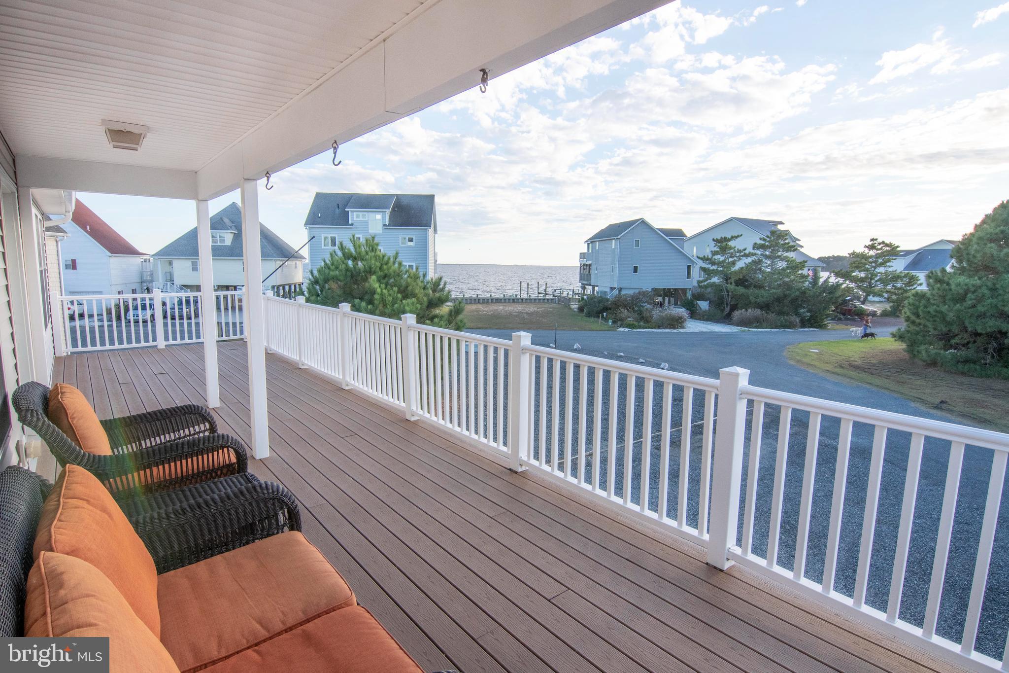 CAPTAIN'S COVE - Residential