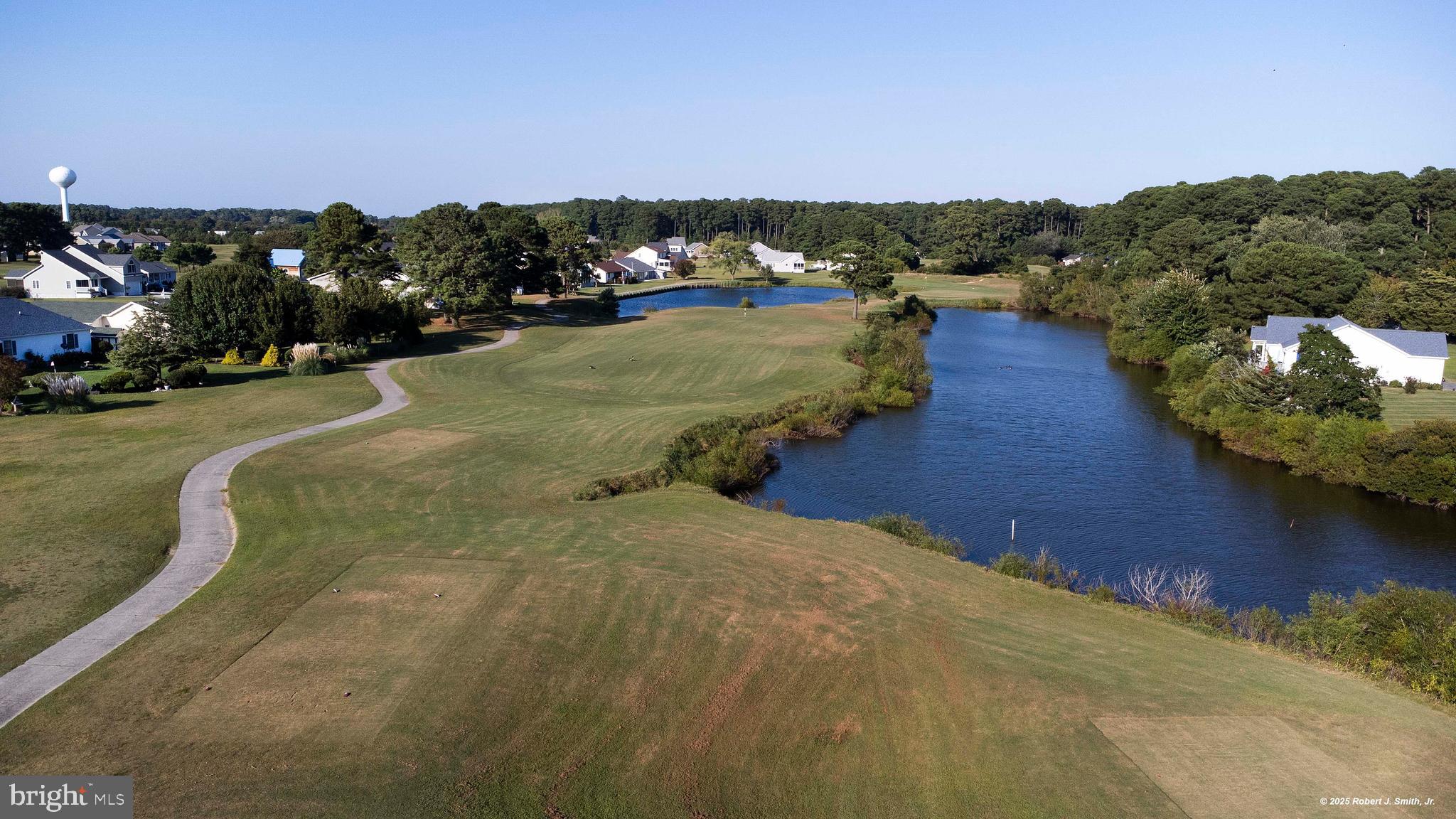 CAPTAIN'S COVE - Residential