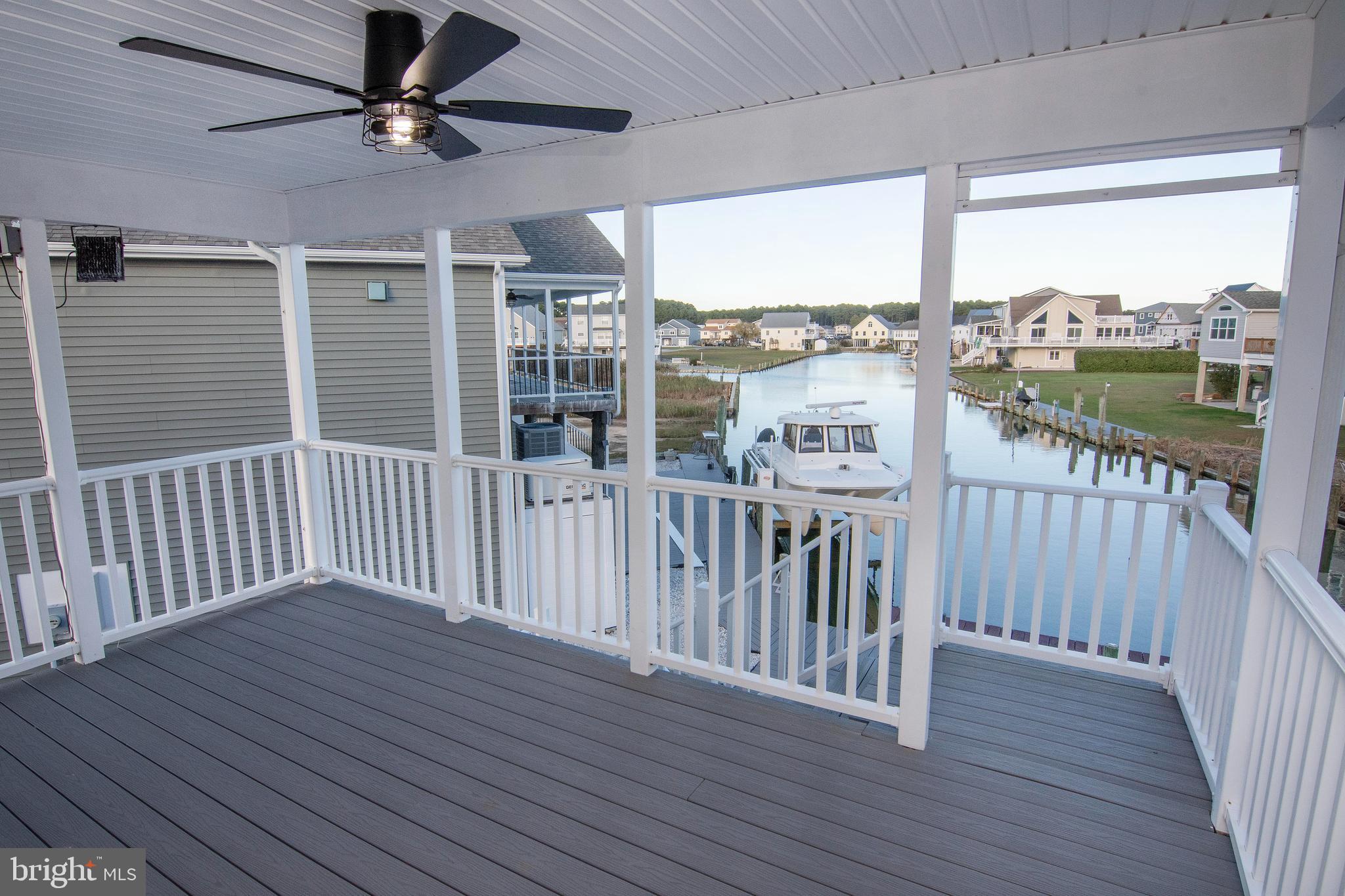 CAPTAIN'S COVE - Residential