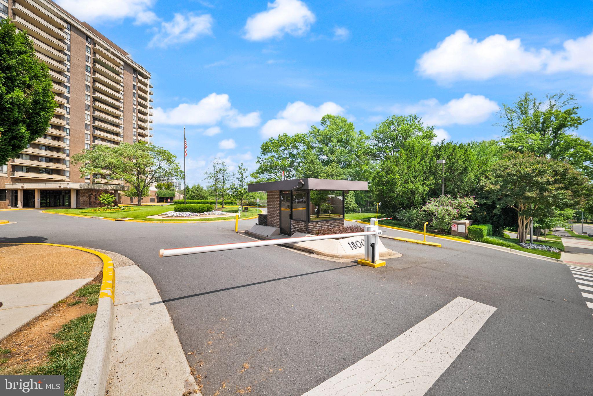 REGENCY AT MCLEAN - Residential