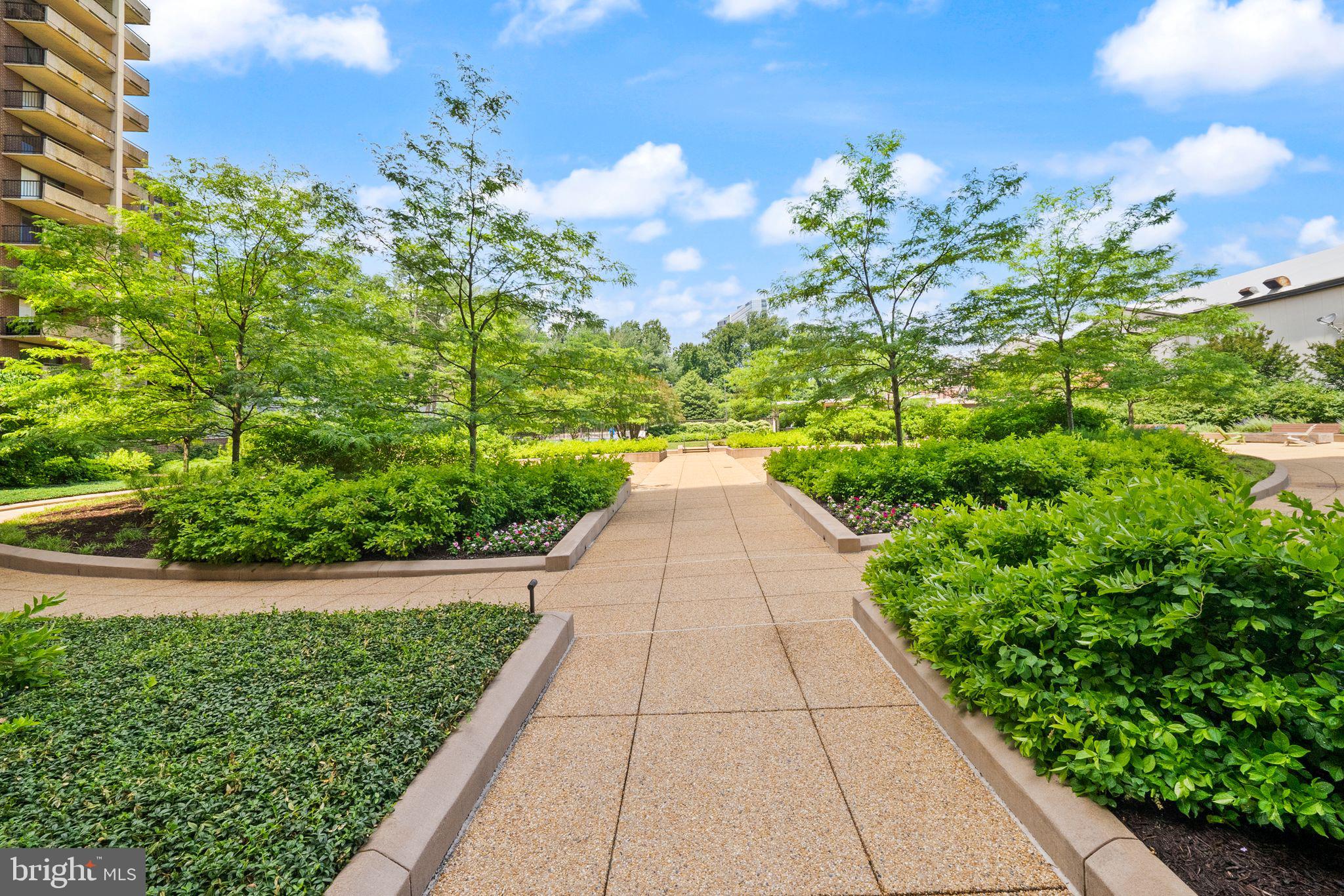 REGENCY AT MCLEAN - Residential