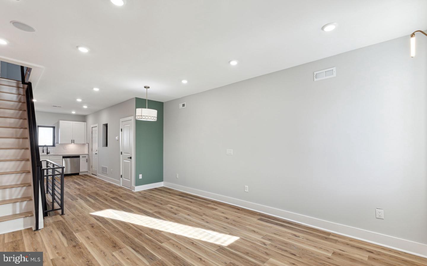 PORT RICHMOND - Residential