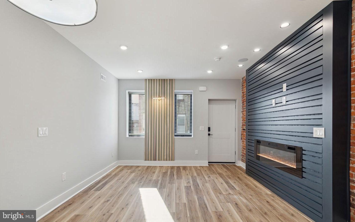 PORT RICHMOND - Residential