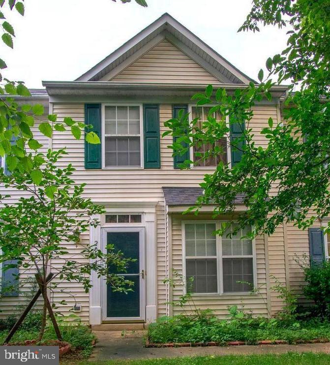 WELCOME HOME TO YOUR RIVERCREST Townhome Rental  .   Professionally managed Beautiful 3 bedroom/1.5 bath spacious townhouse with front facing common area with tot lot, walking path and picnic area.  Rear facing parking lot with  2 assigned parking spaces and ample guest parking. Kitchen features stainless appliances and granite countertops.  Convenient first floor full size laundry.  Fenced in Deck area with fruit trees to enjoy in the summer months.  Rivercrest HOA amenities included with rental including pool membership and access to swim team in summer.  Easy online application .   

Call agent/owner for details.
Easy online application May 1 move in.