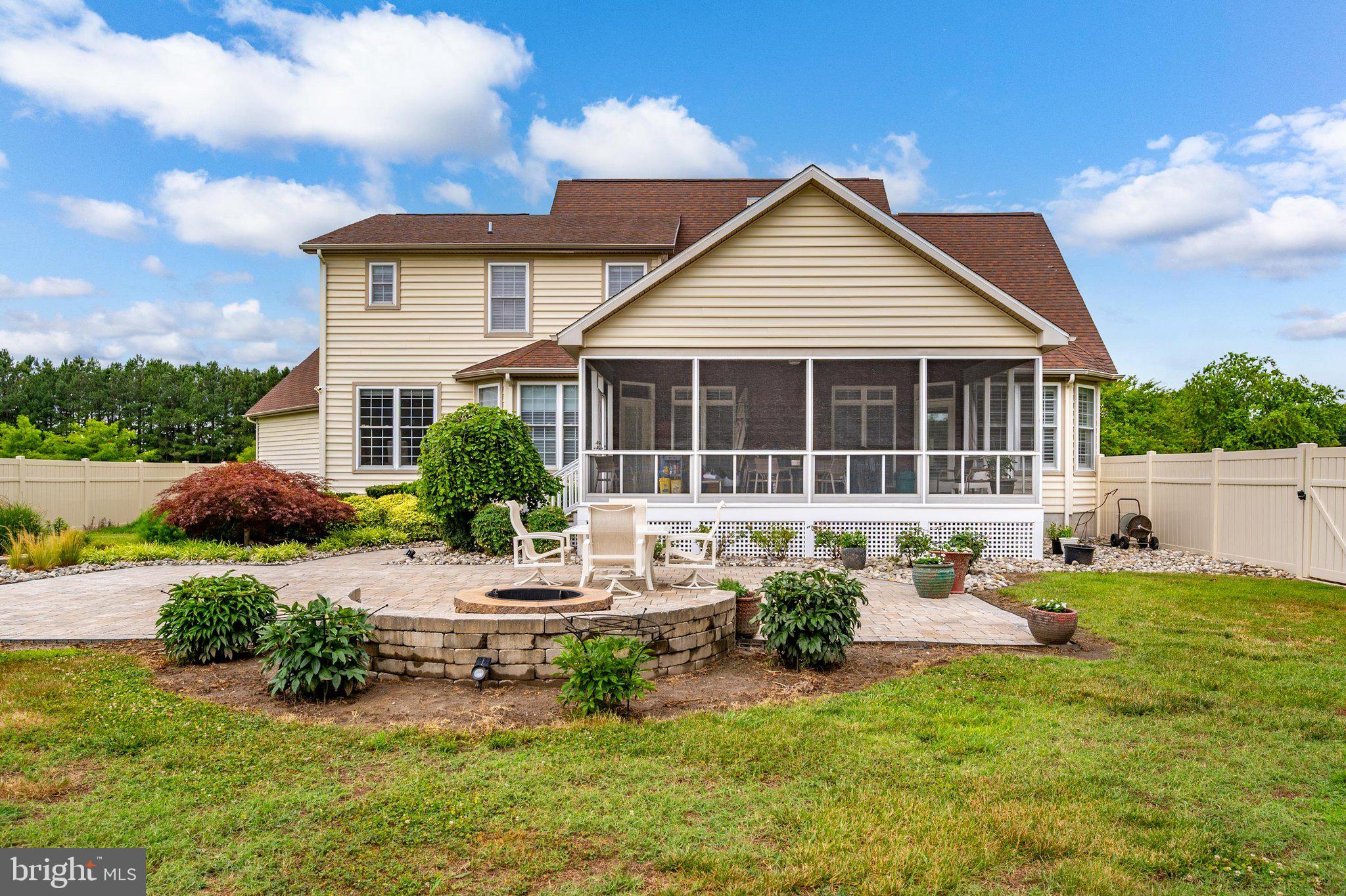 BAYBERRY ESTATES - Residential