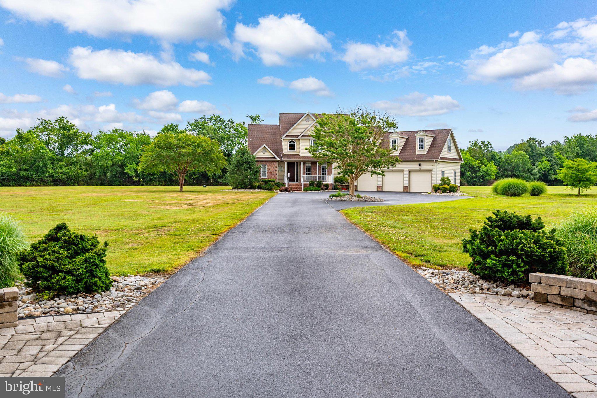 BAYBERRY ESTATES - Residential