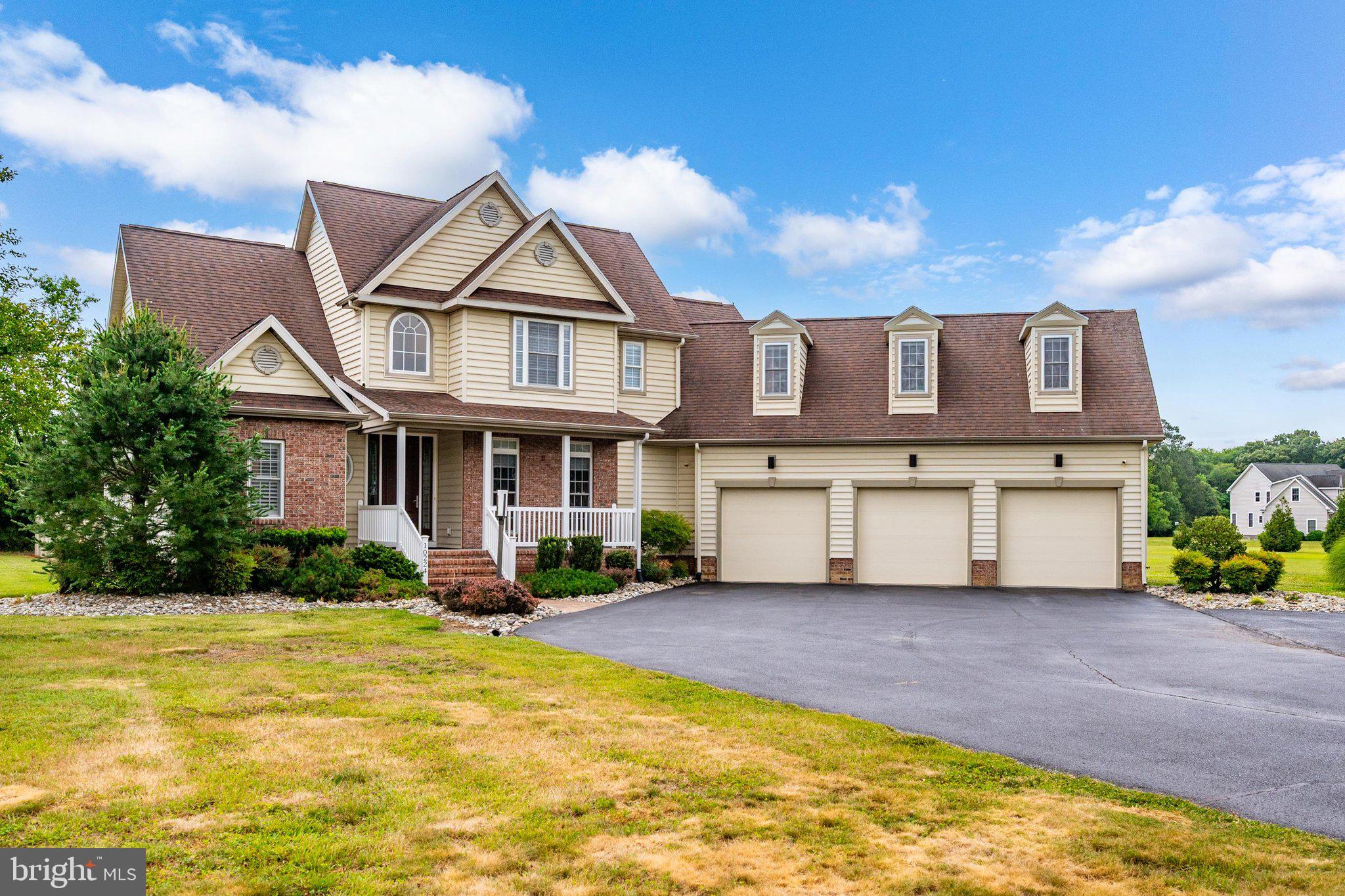 BAYBERRY ESTATES - Residential