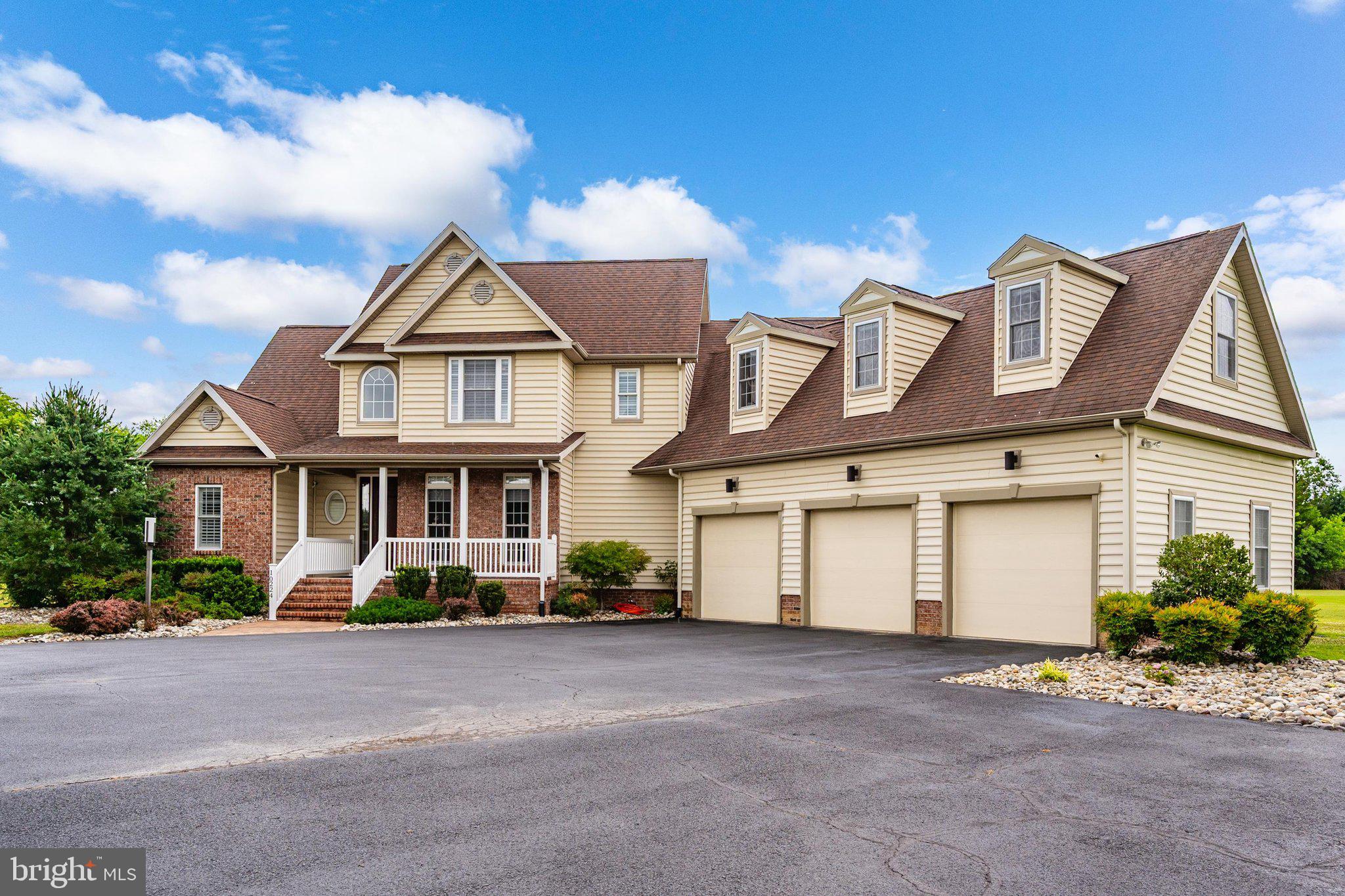 BAYBERRY ESTATES - Residential