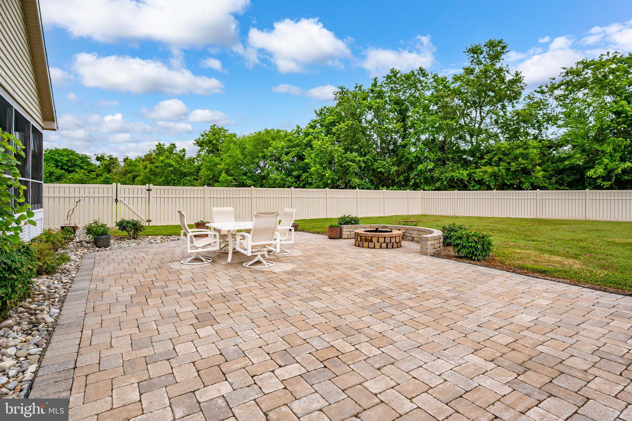 BAYBERRY ESTATES - Residential
