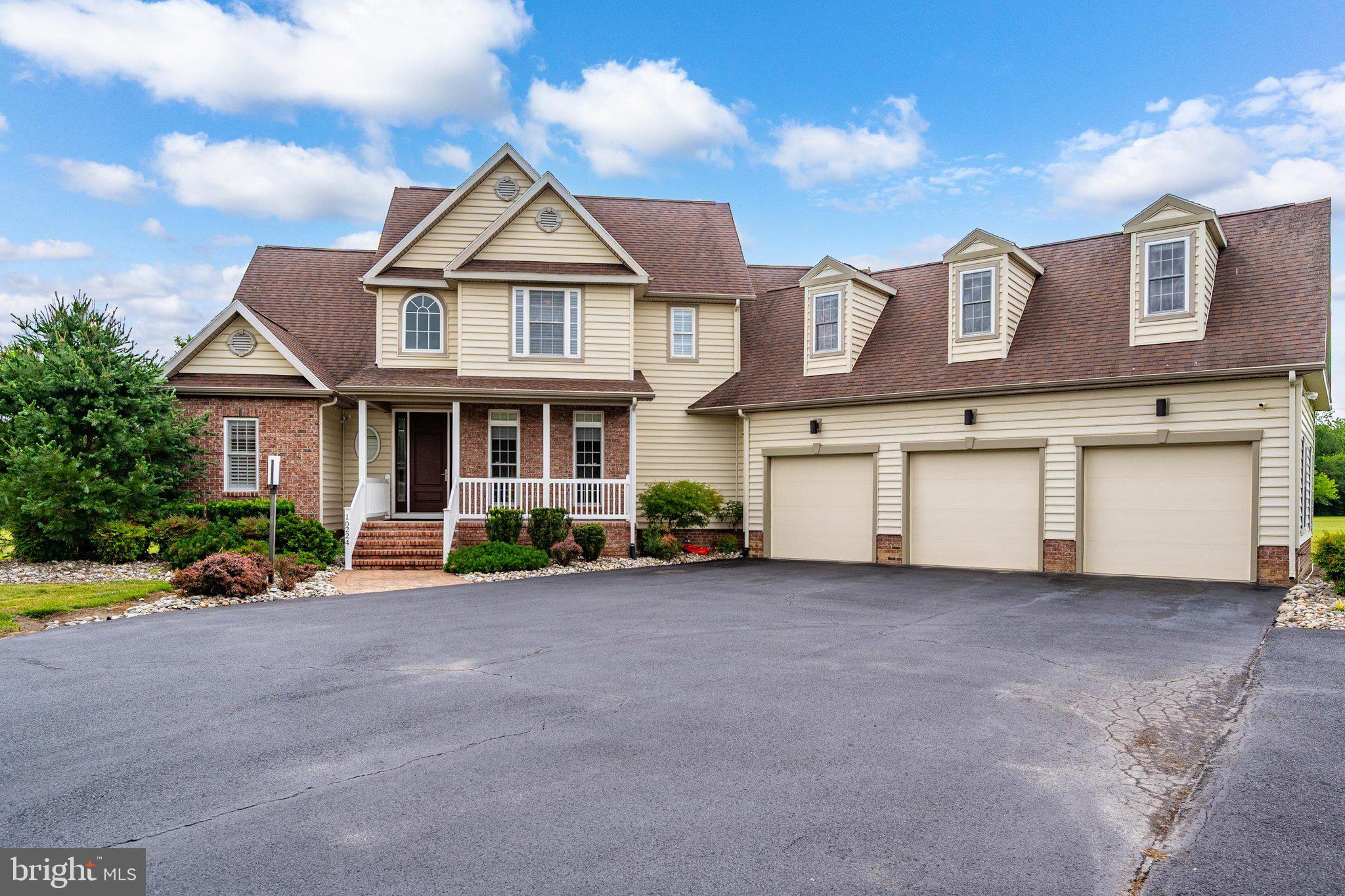 BAYBERRY ESTATES - Residential