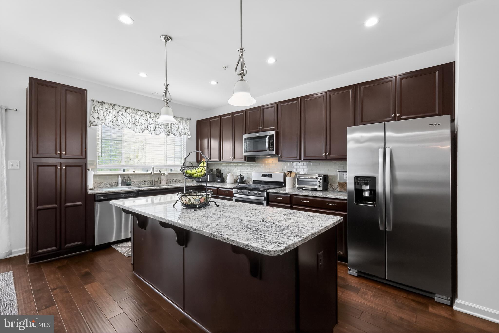 TALLYN RIDGE - Residential