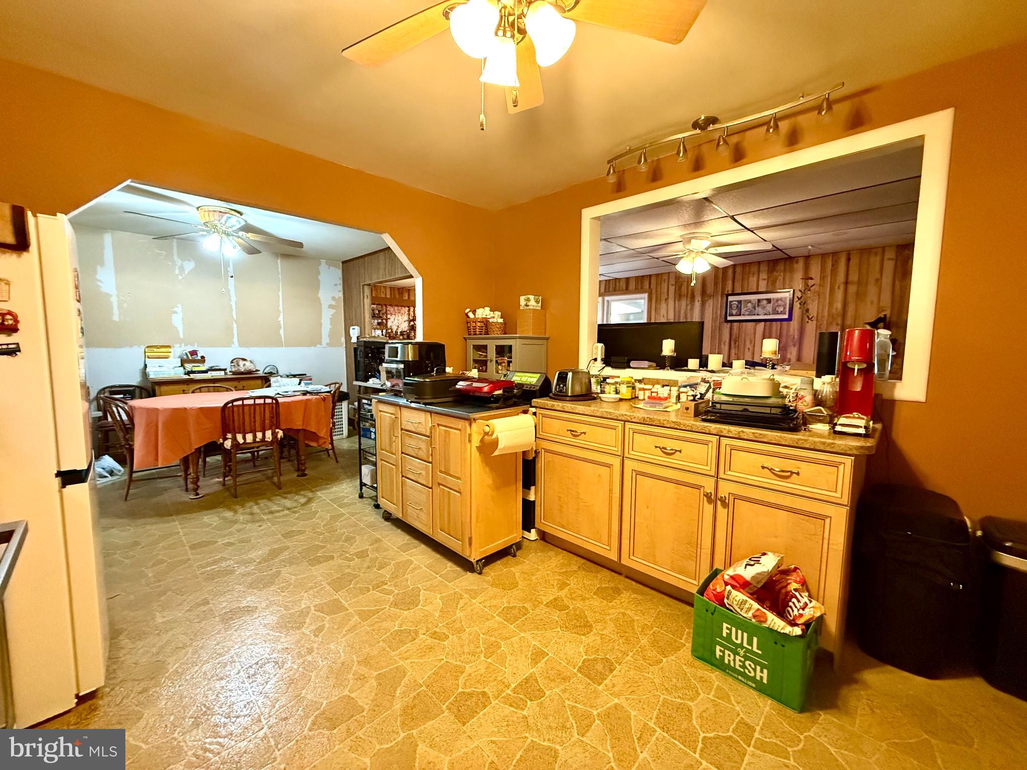GOLDEN BEACH - Residential