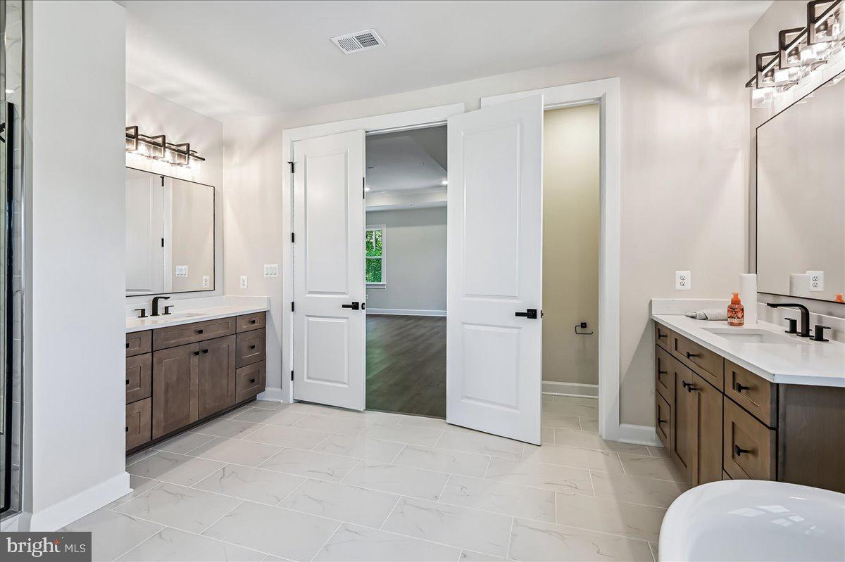 TWO RIVERS - Residential