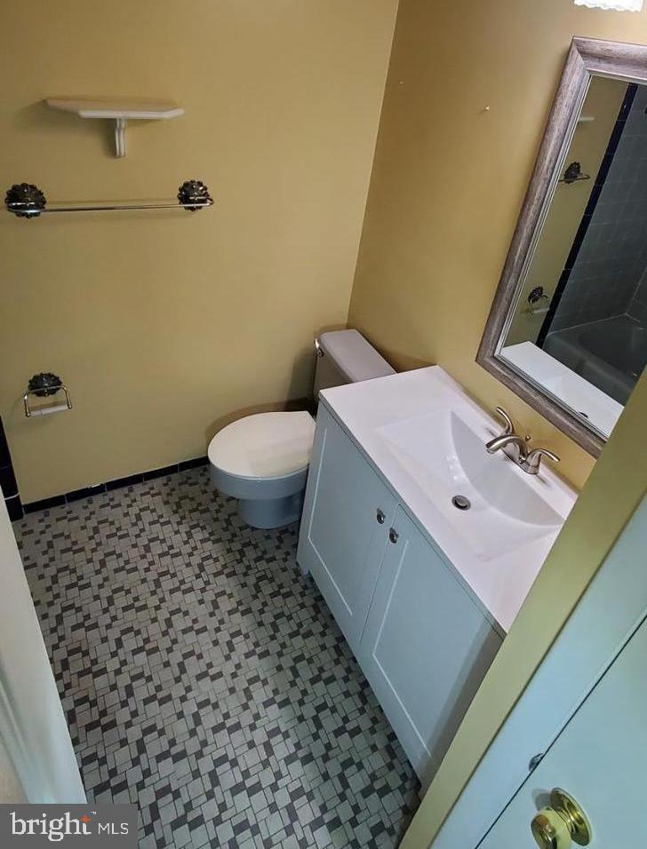 VIENNA WOODS - Residential Lease