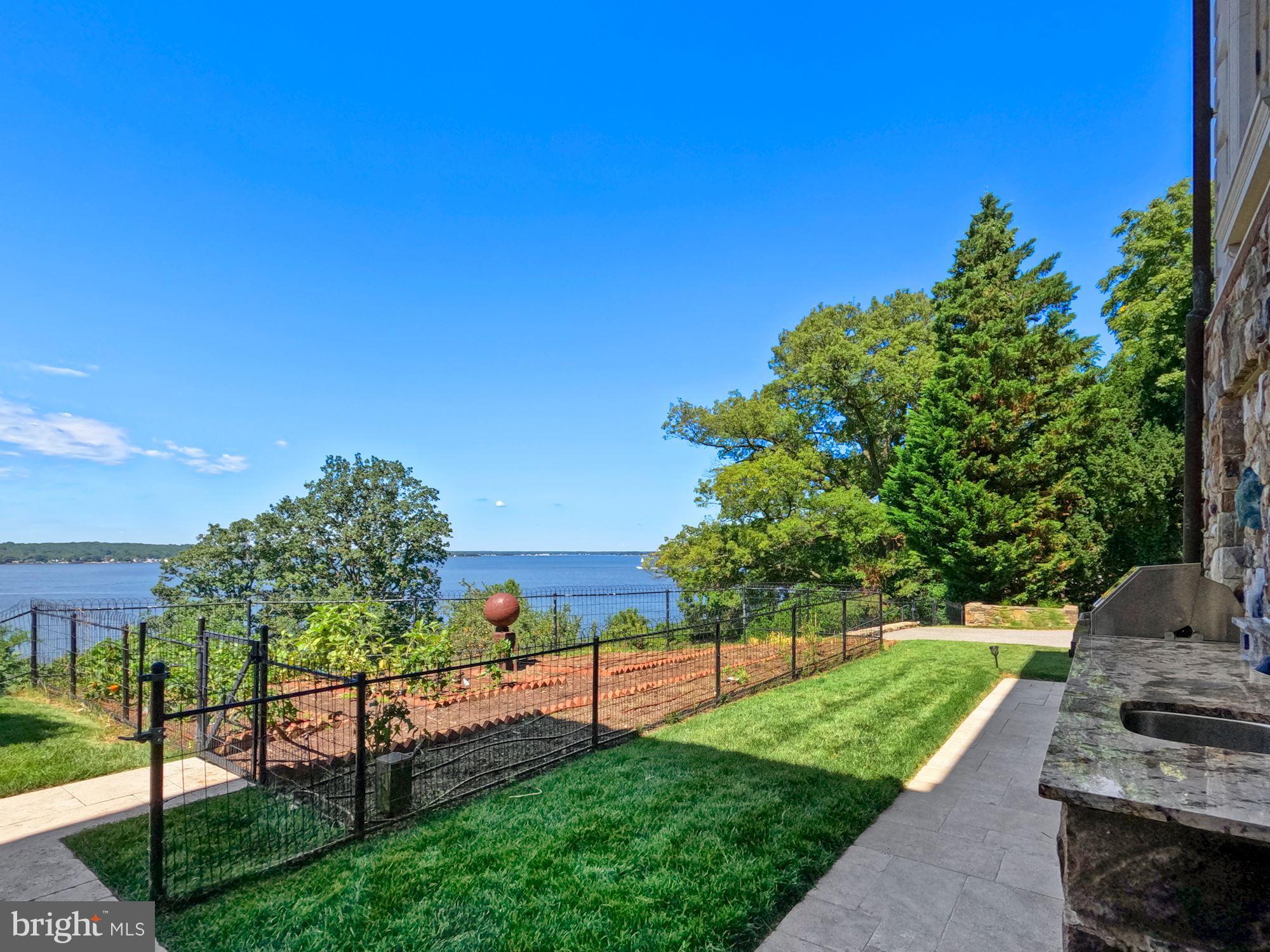 GIBSON ISLAND - Residential