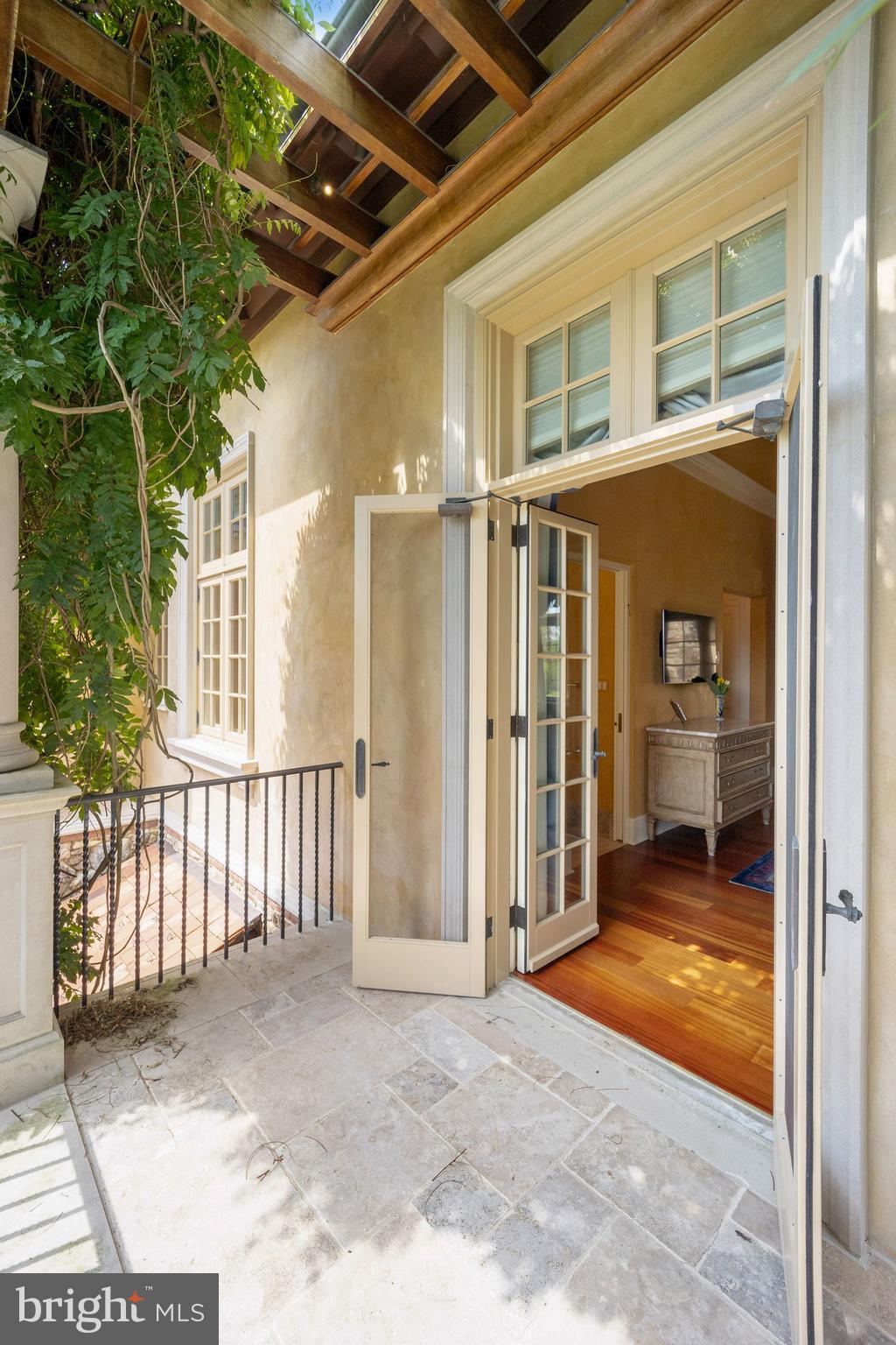 GIBSON ISLAND - Residential