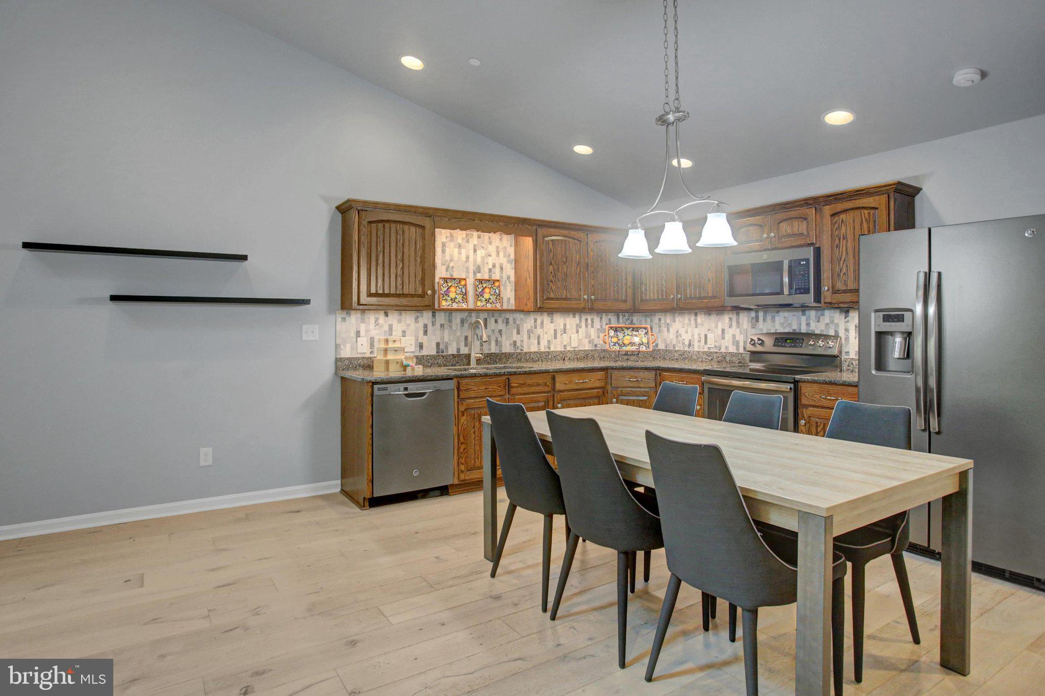 MELROSE MEADOWS III - Residential