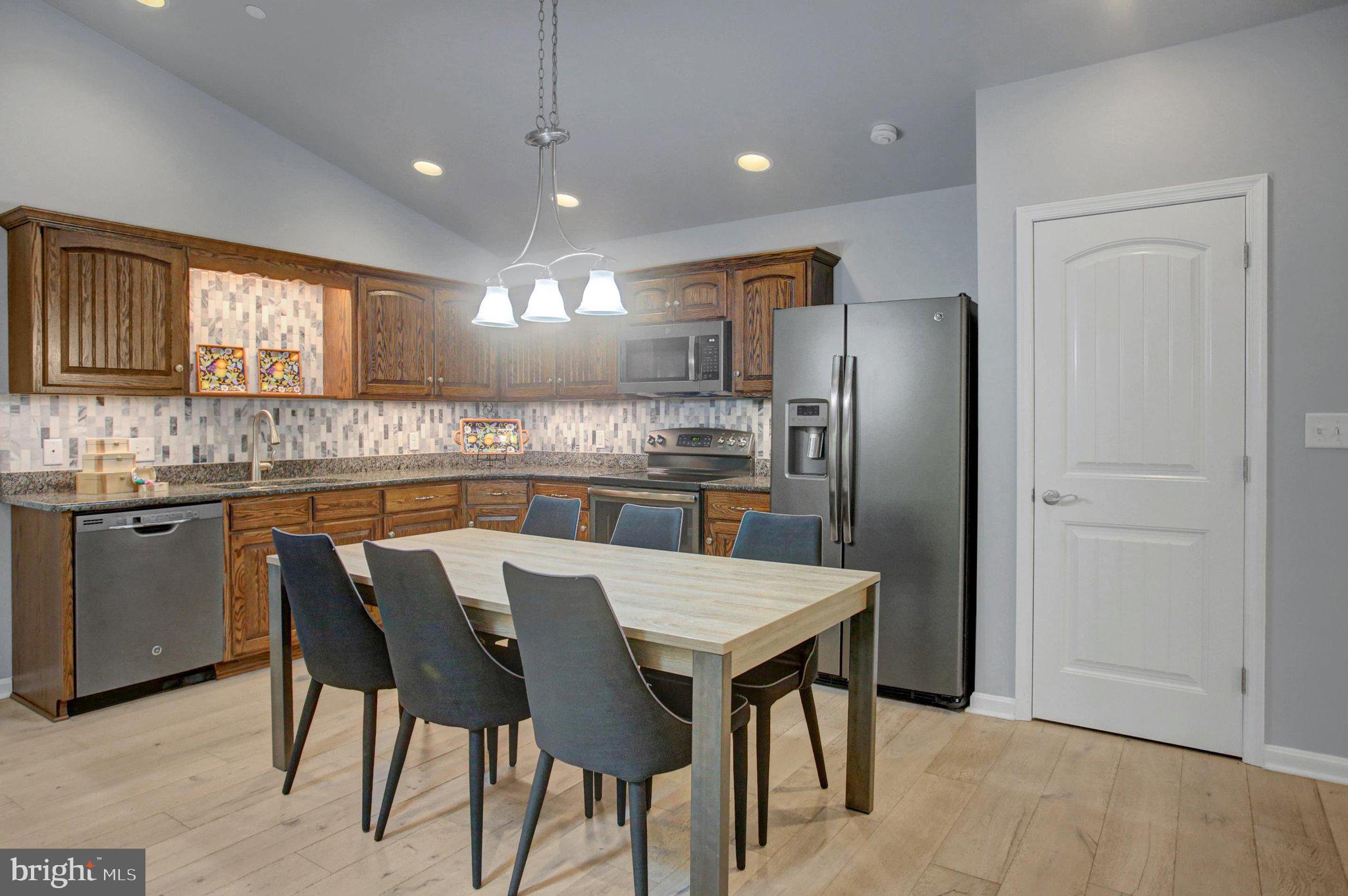 MELROSE MEADOWS III - Residential