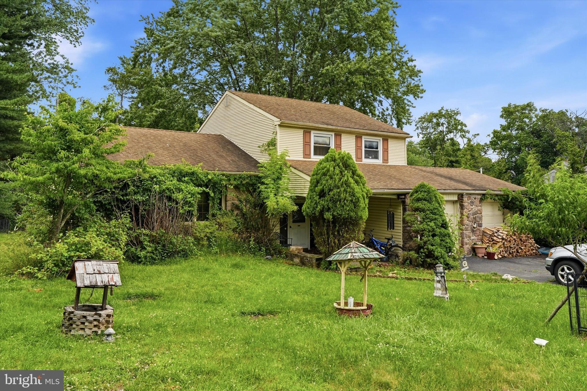 NORTHAMPTON HILLS - Residential