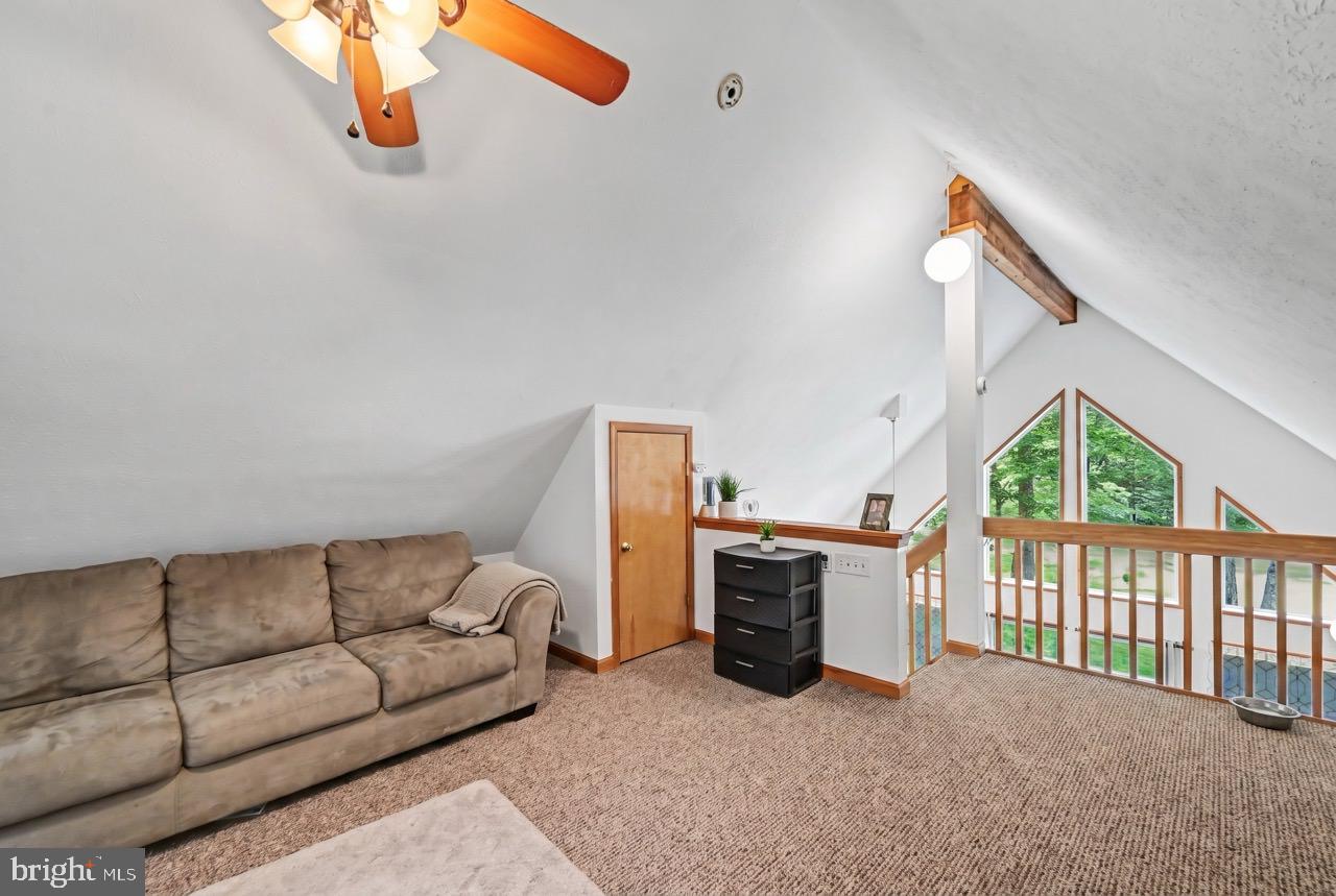 HOLIDAY POCONO - Residential