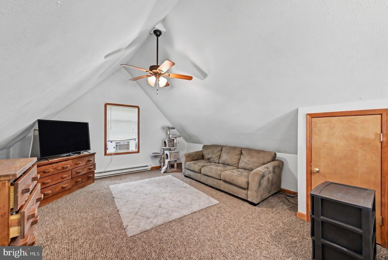 HOLIDAY POCONO - Residential