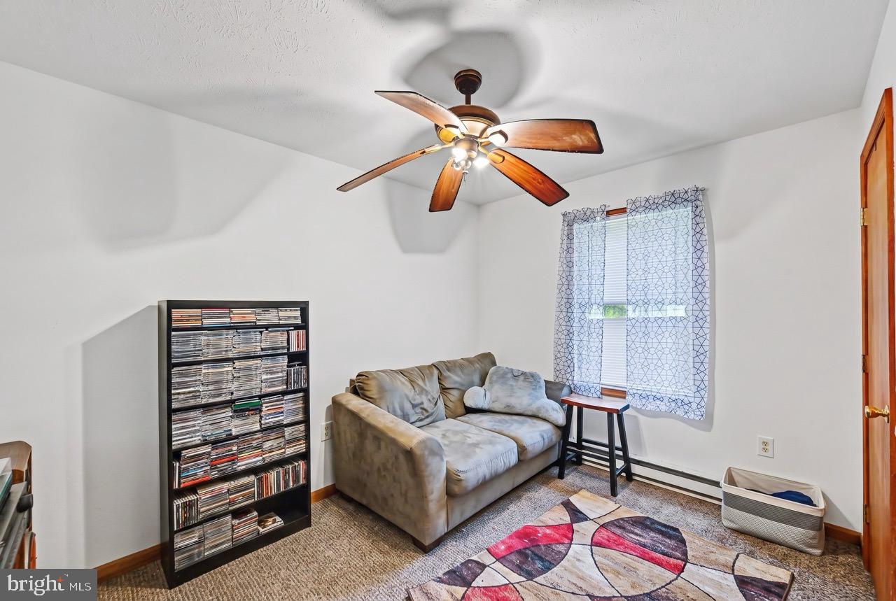 HOLIDAY POCONO - Residential