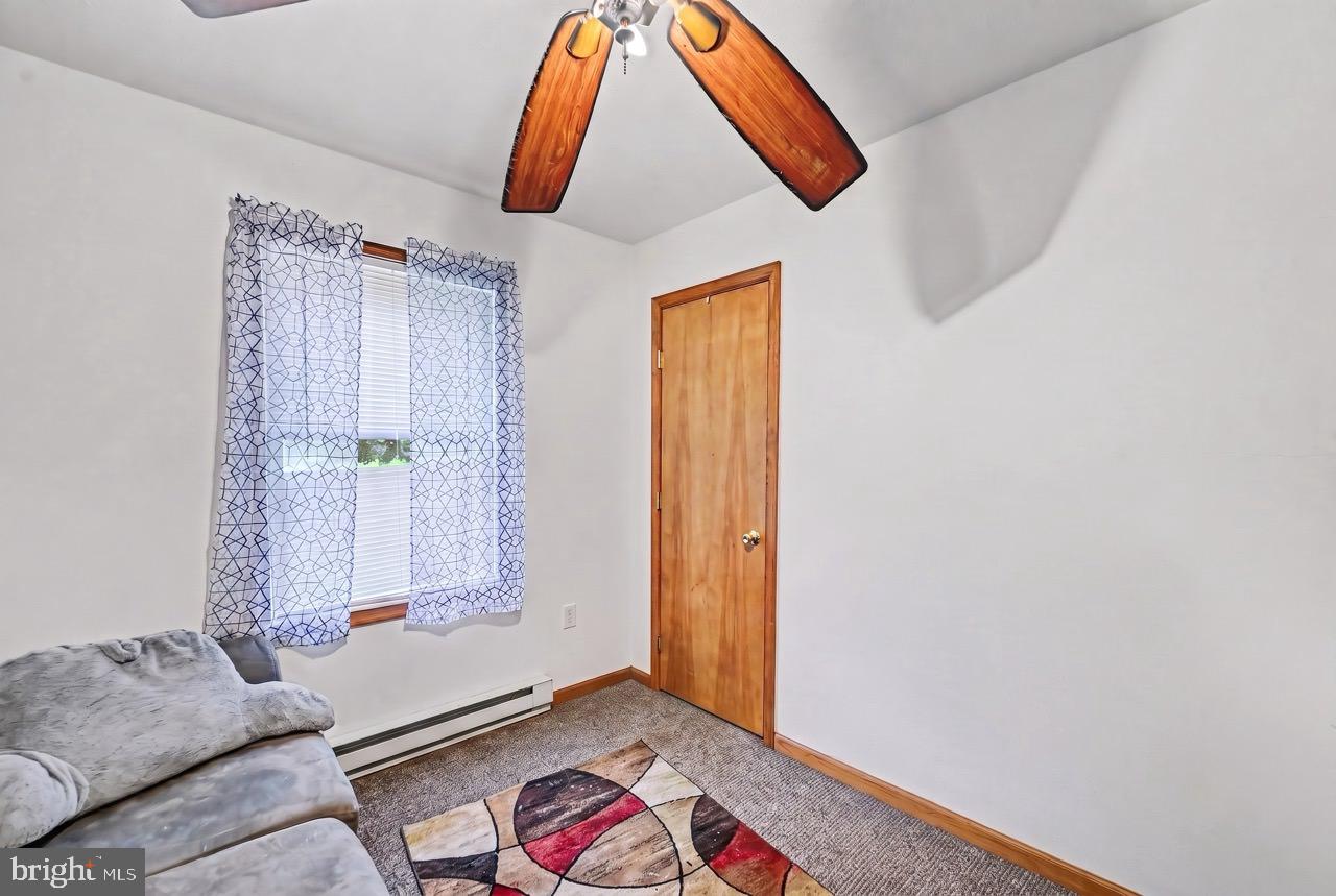 HOLIDAY POCONO - Residential