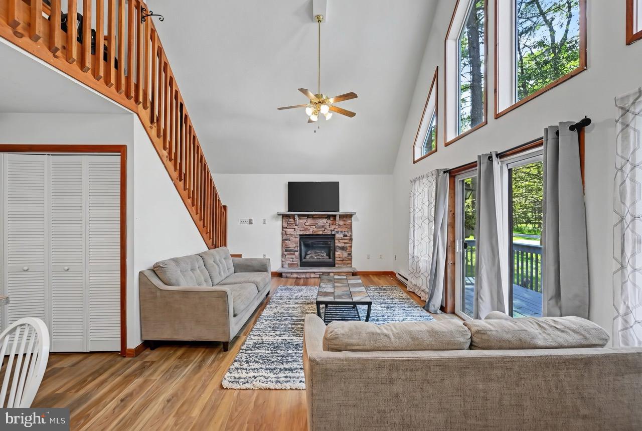 HOLIDAY POCONO - Residential