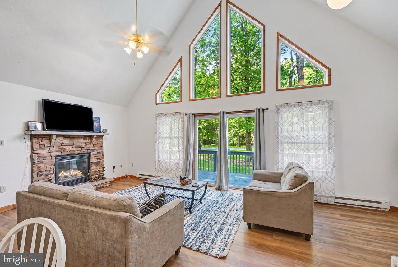 HOLIDAY POCONO - Residential