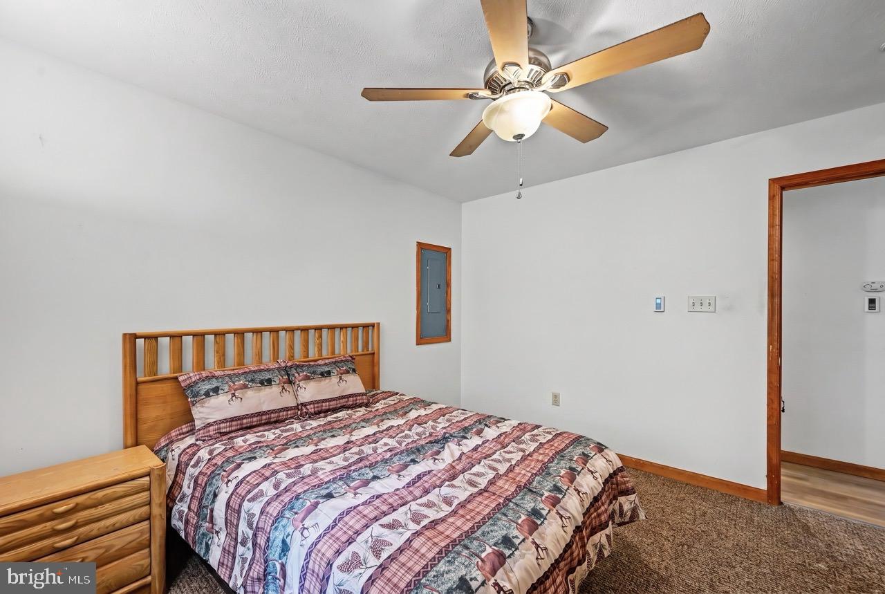 HOLIDAY POCONO - Residential
