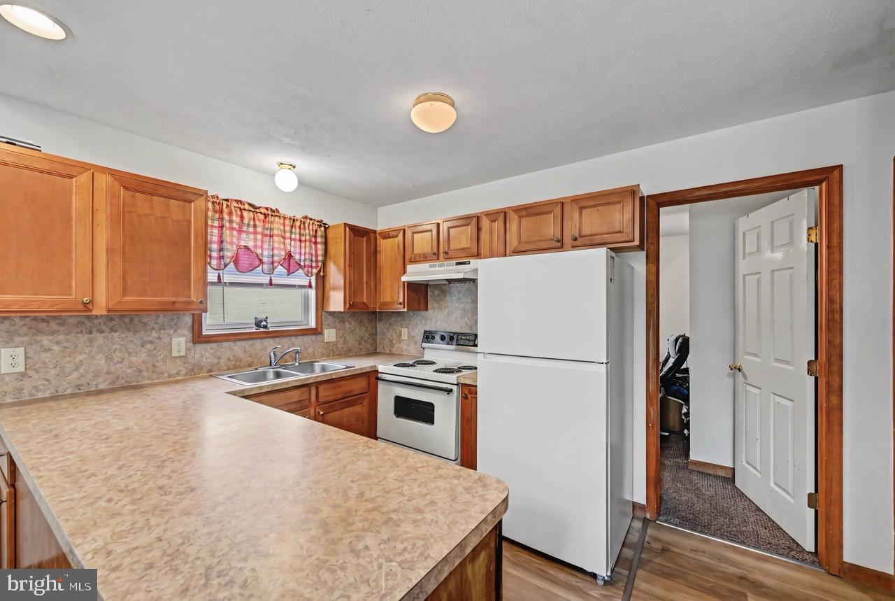HOLIDAY POCONO - Residential