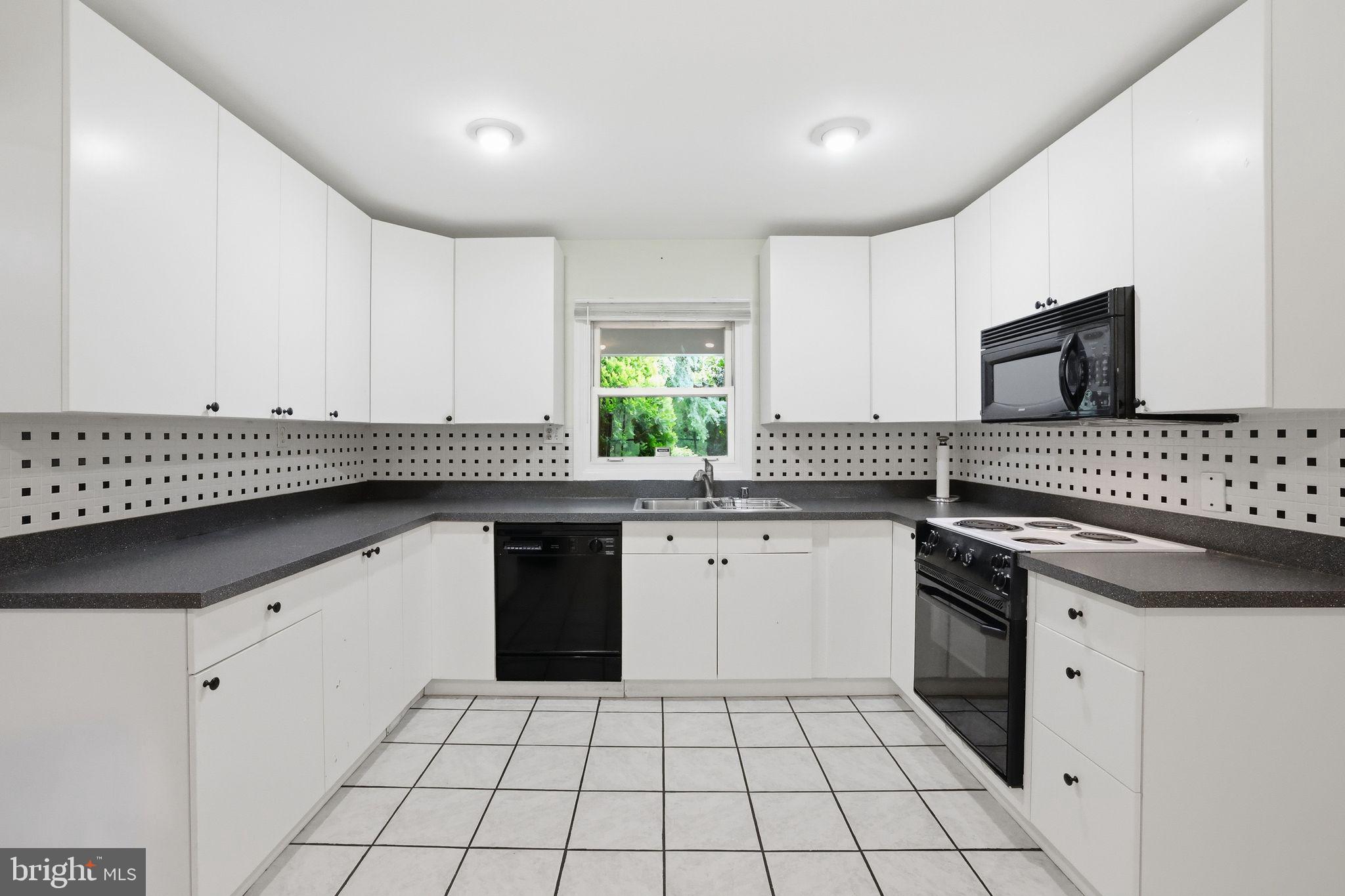 MEADOWBROOK AT BELAIR - Residential