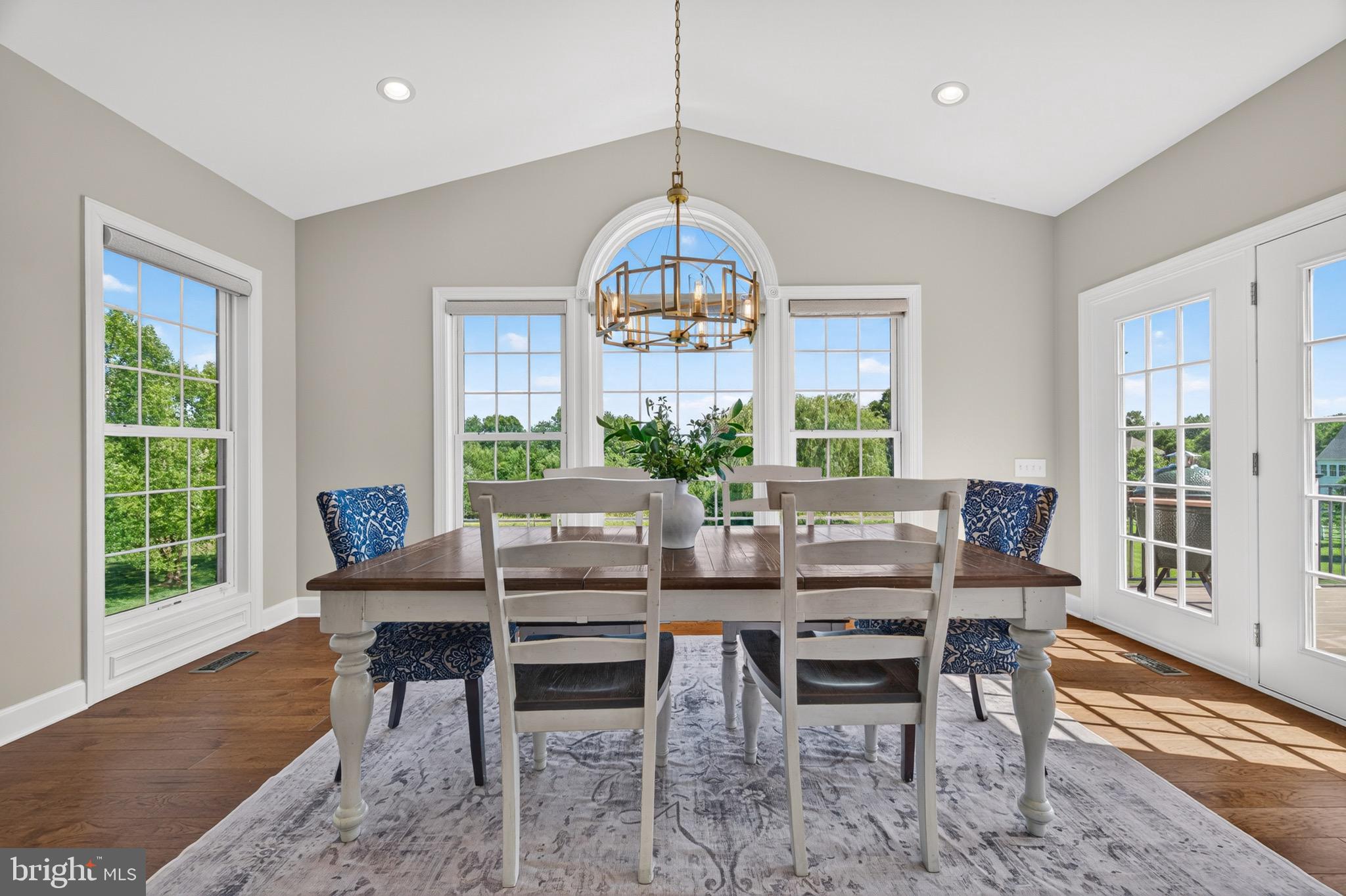 RED CEDAR - Residential