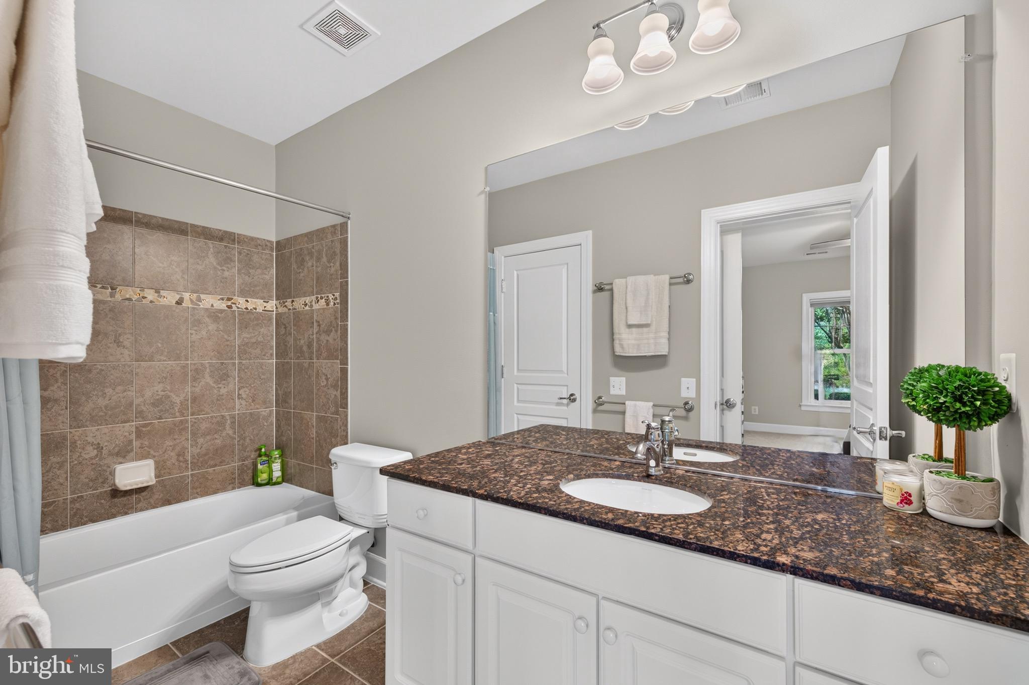 RED CEDAR - Residential