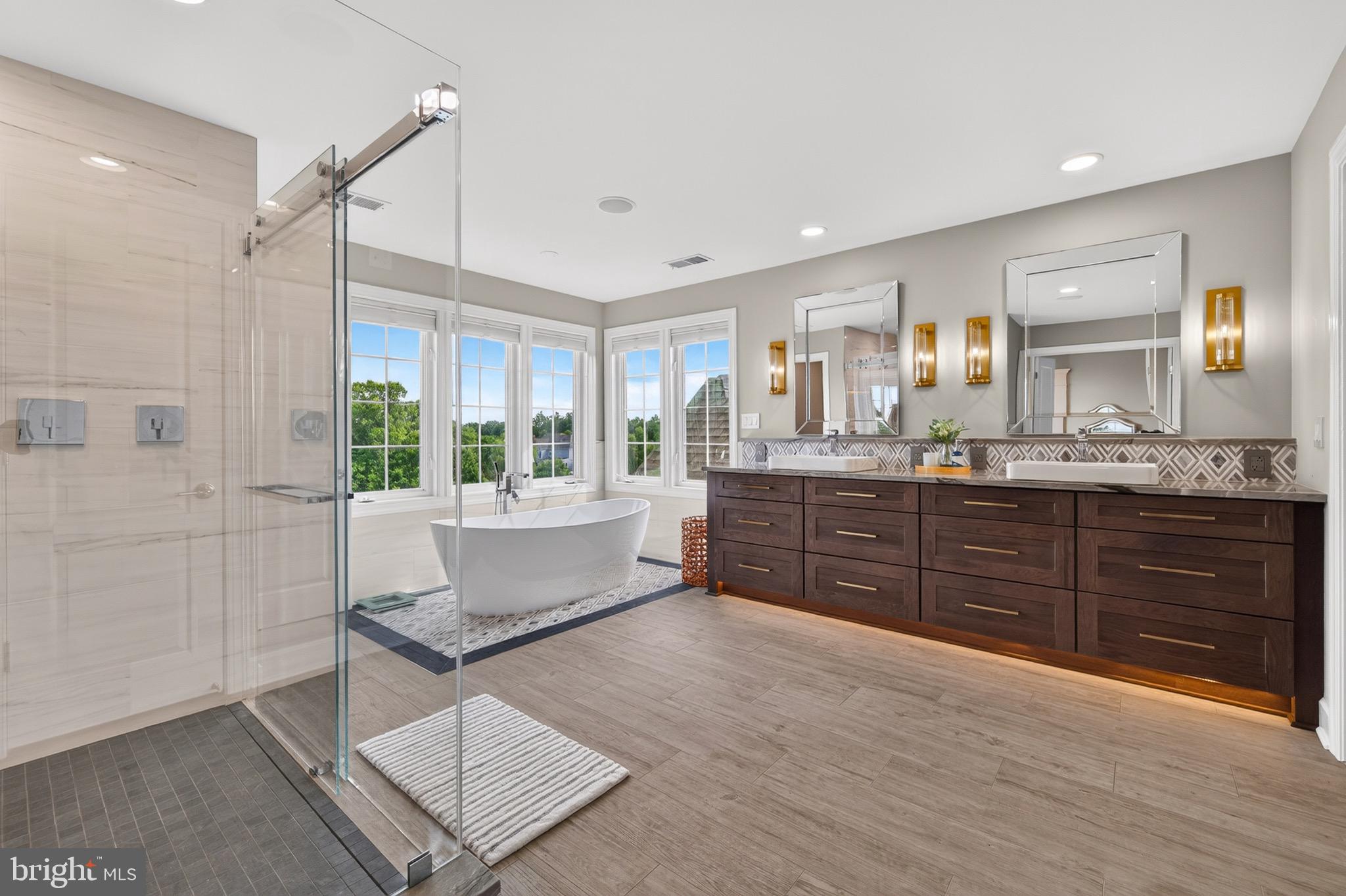 RED CEDAR - Residential