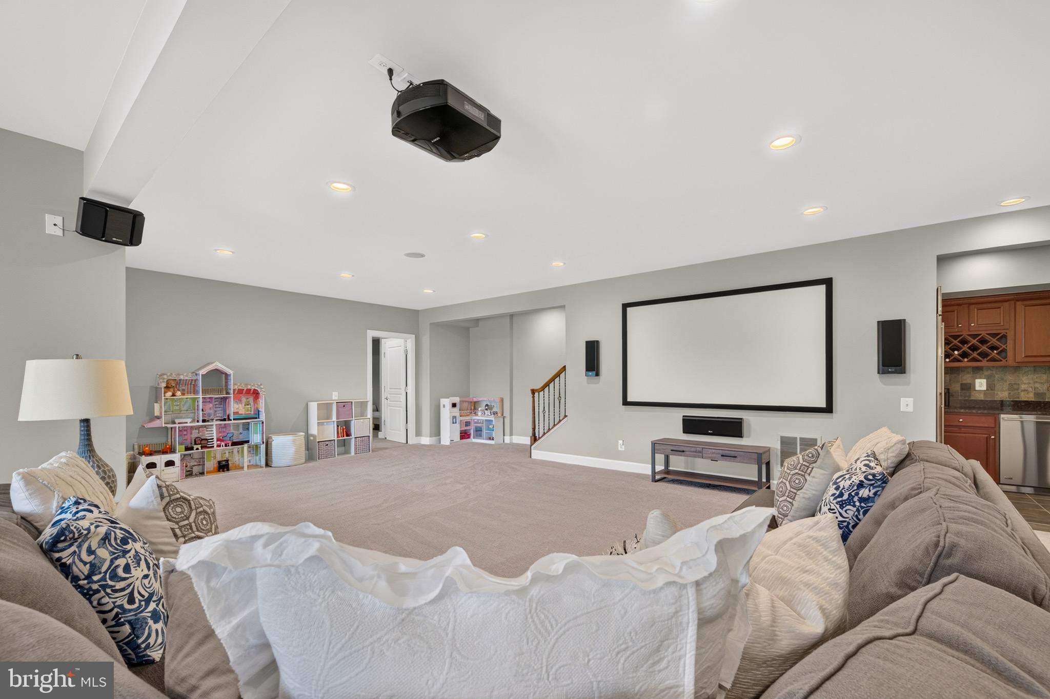 RED CEDAR - Residential
