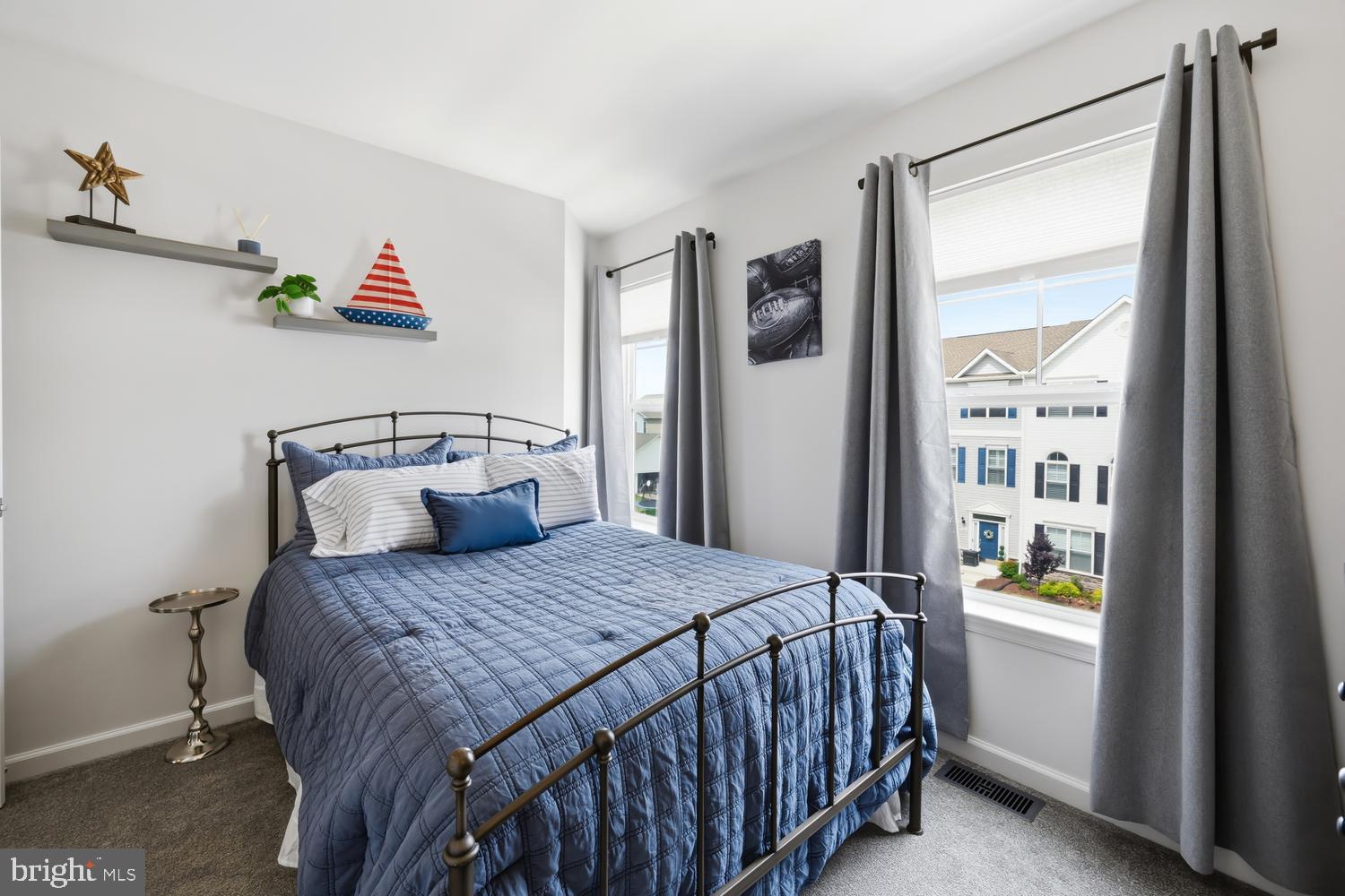 ELLENDALE - Residential
