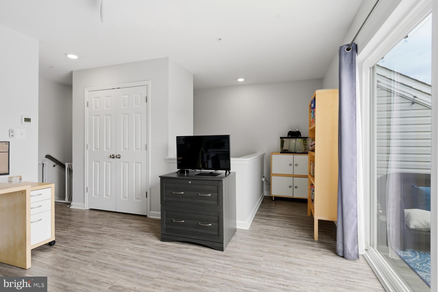 ELLENDALE - Residential