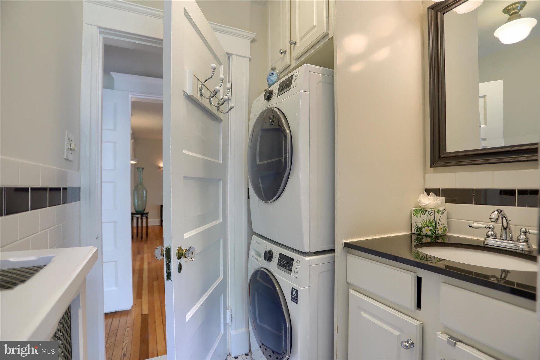 ROLAND PARK - Residential