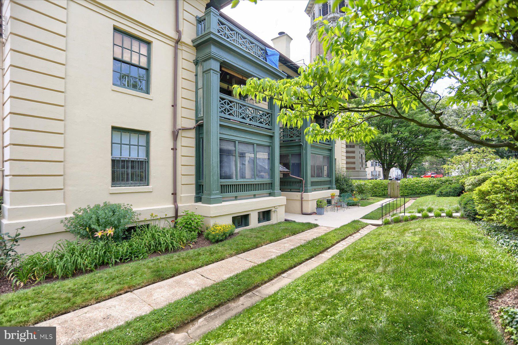 ROLAND PARK - Residential