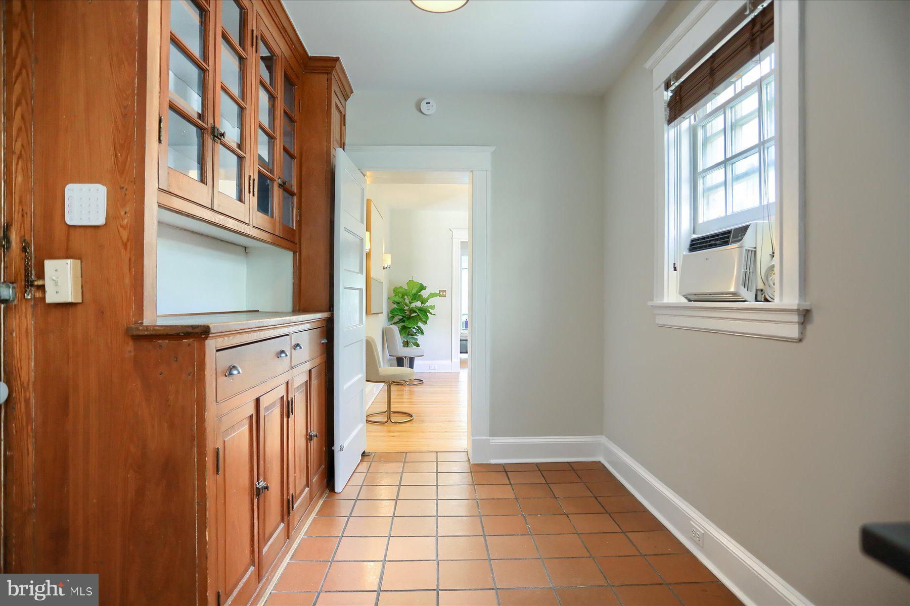 ROLAND PARK - Residential