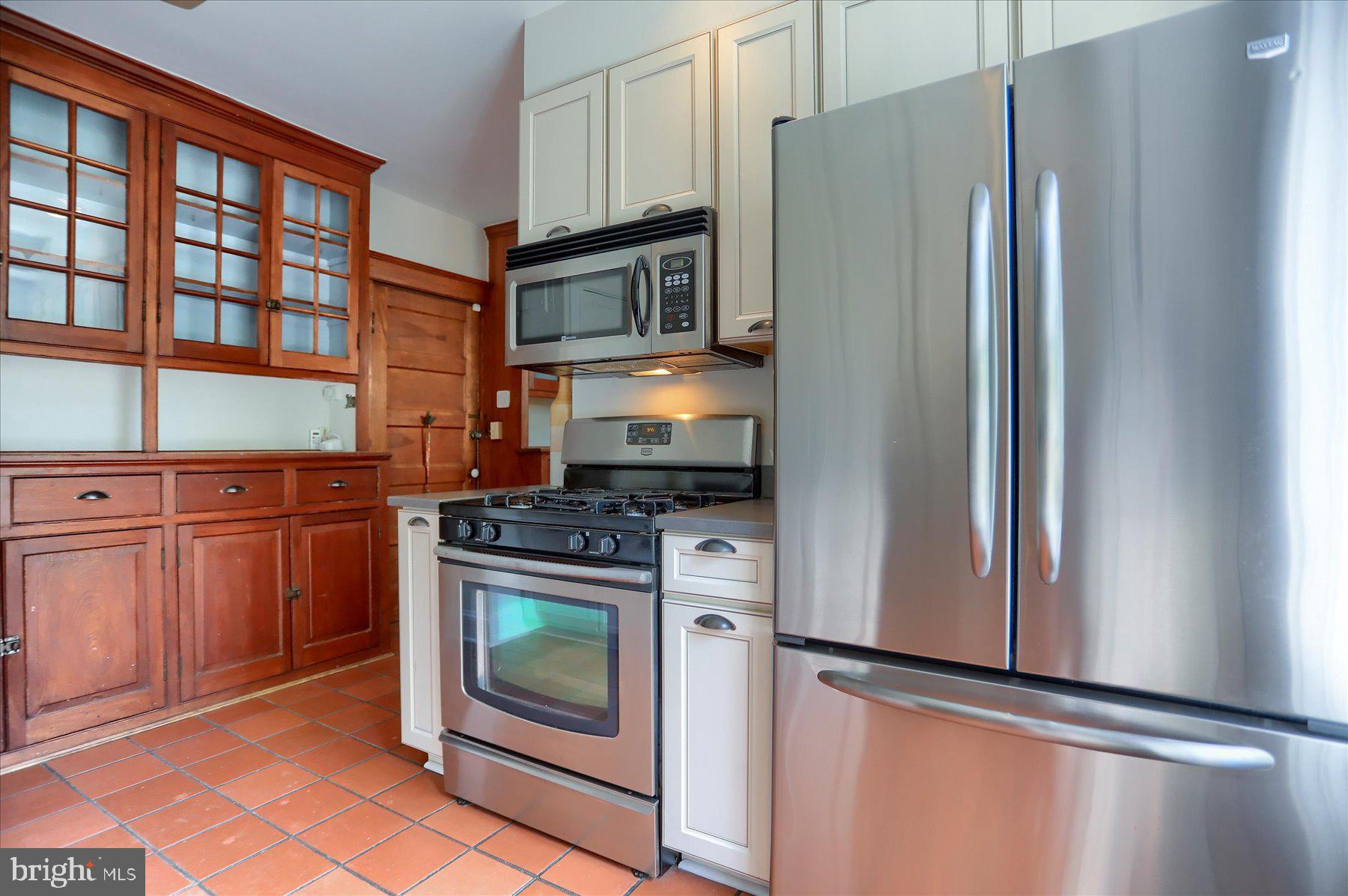 ROLAND PARK - Residential
