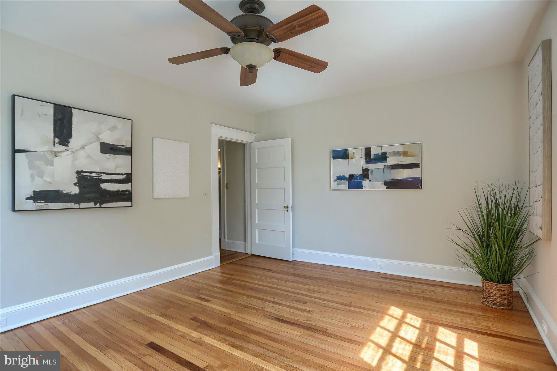ROLAND PARK - Residential