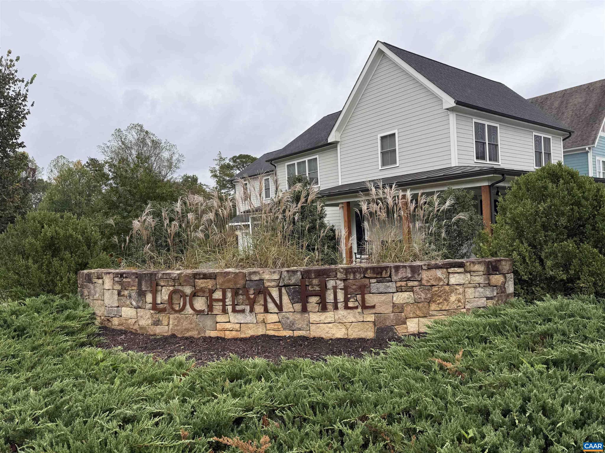 LOCHLYN HILL - Residential